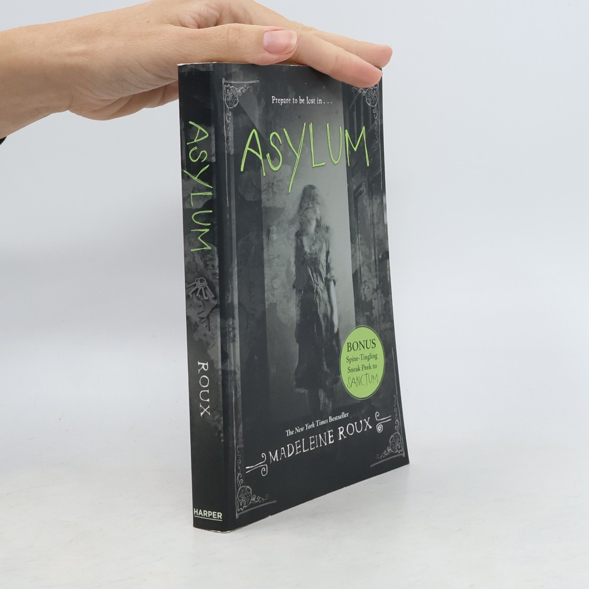 Madeleine Roux Asylum