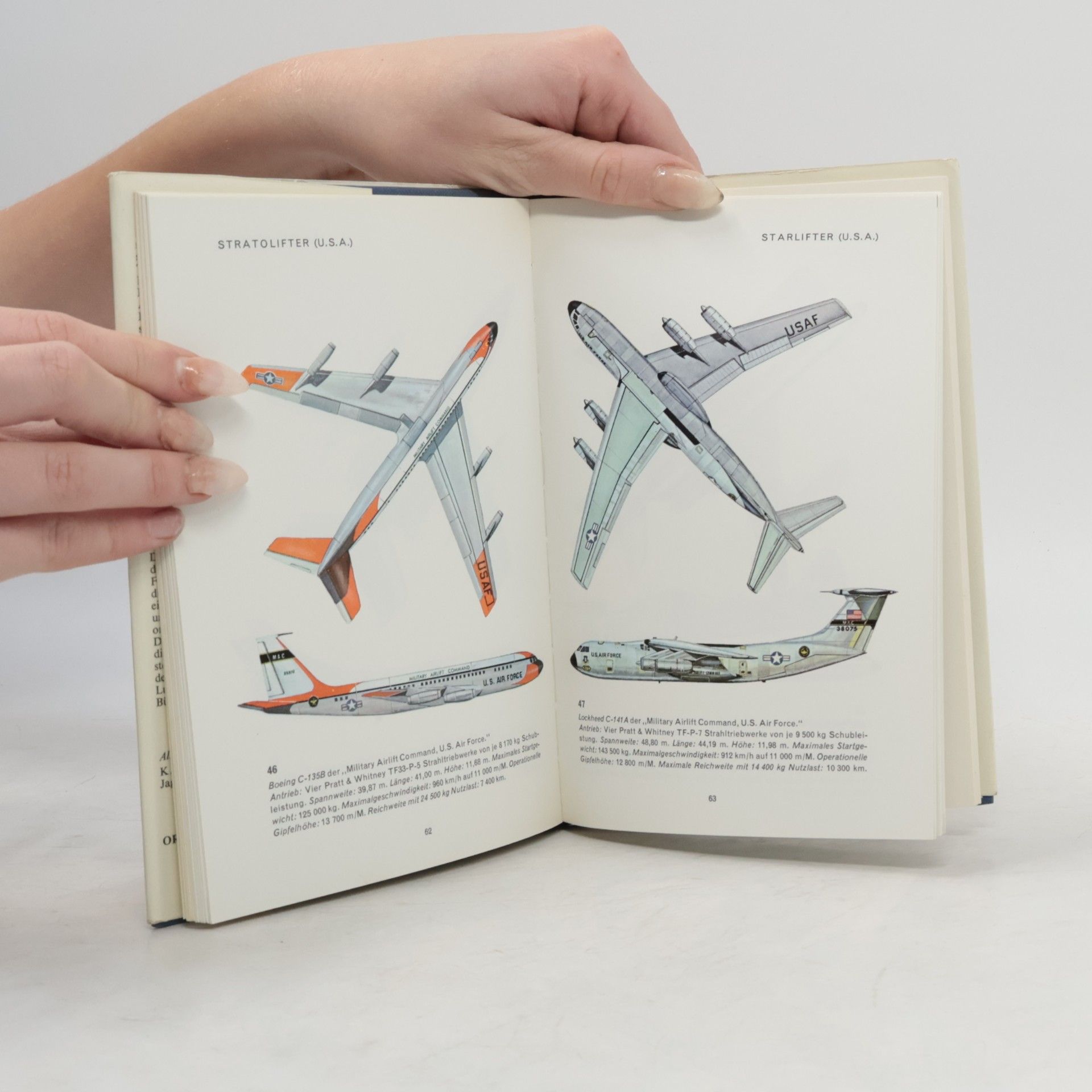 Kenneth Munson Flugzeuge der Welt in Farben