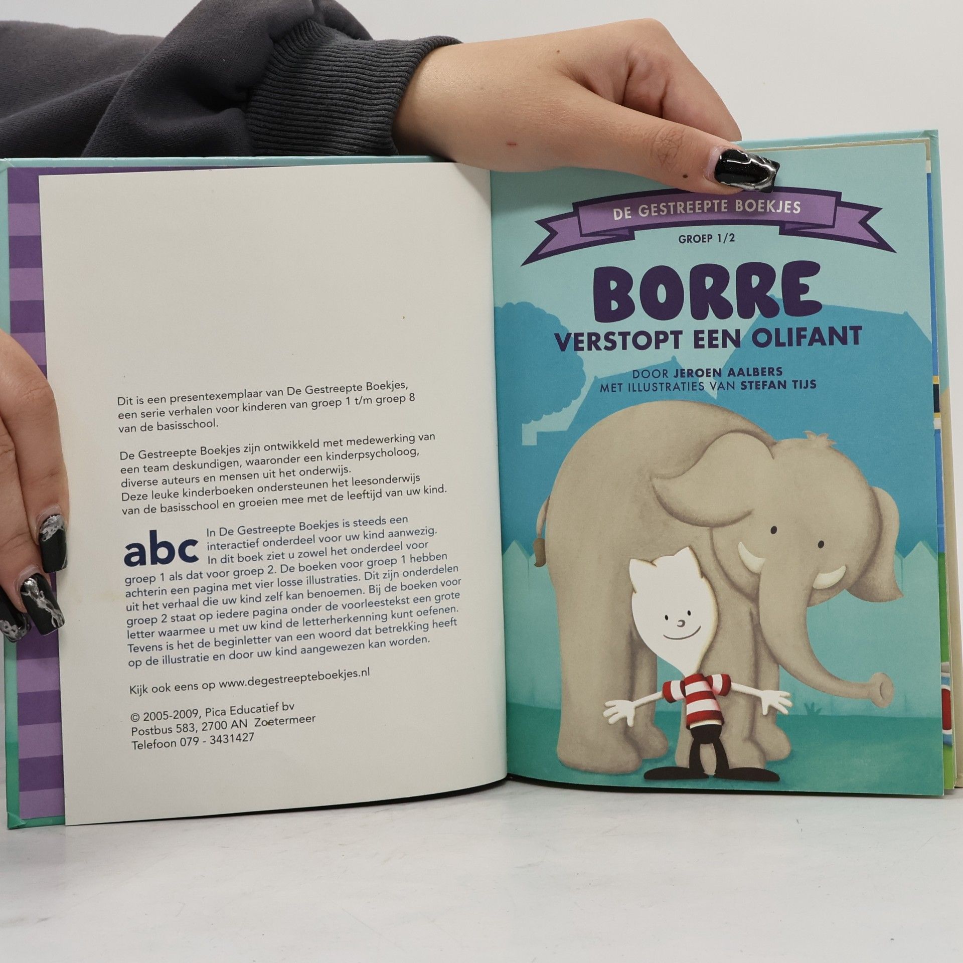 Jeroen Aalbers Borre verstopt een olifant