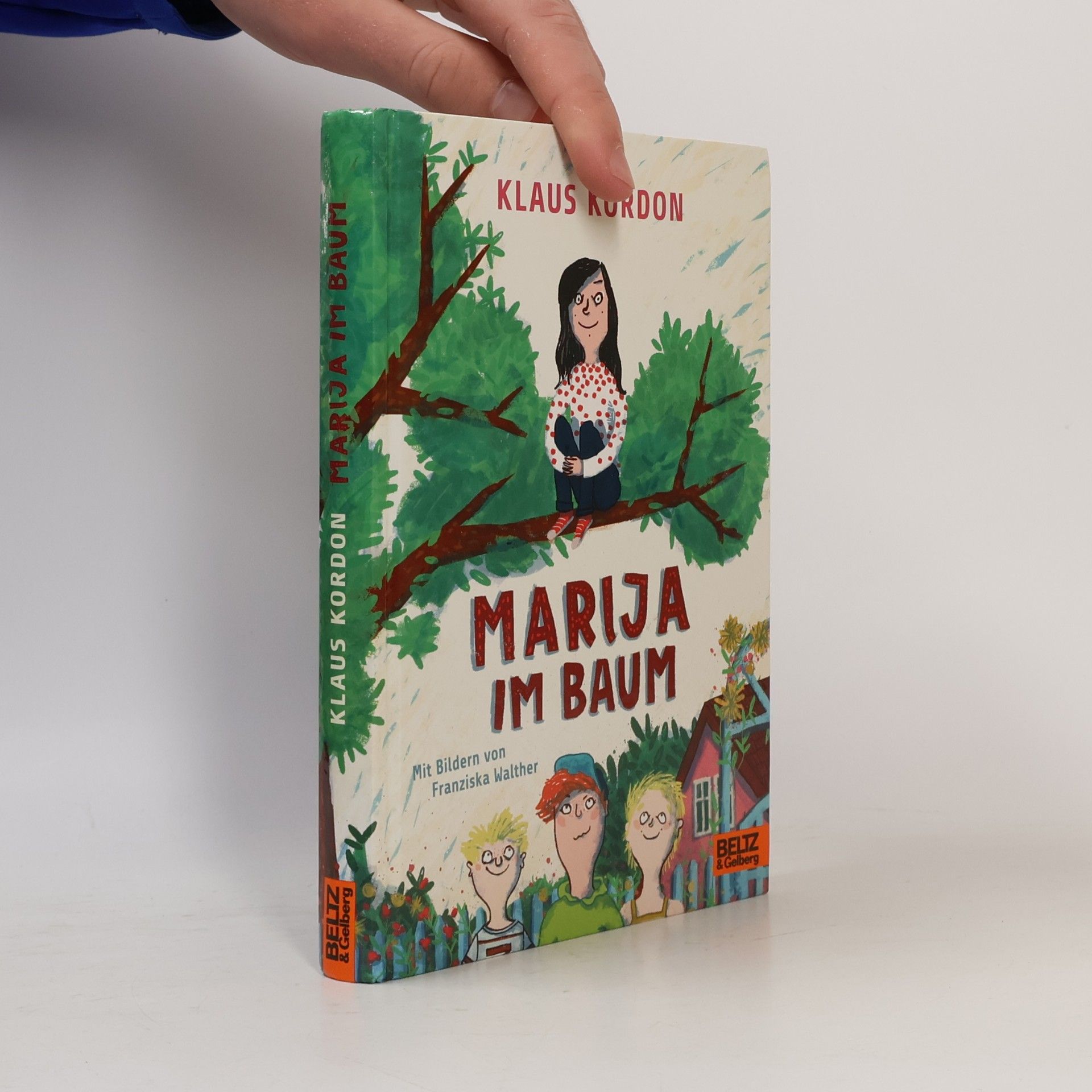 Marija im Baum