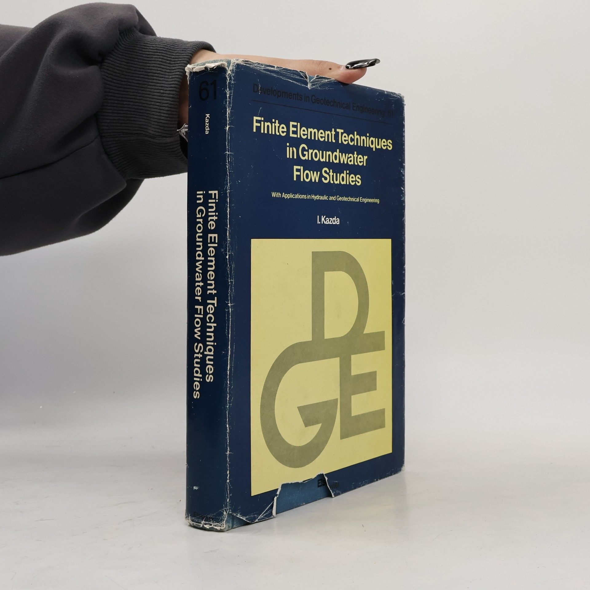 Ivo Kazda Developments in Geotechnical Engineering - 61: Finite Element Techniques in Groundwater Flow Studies