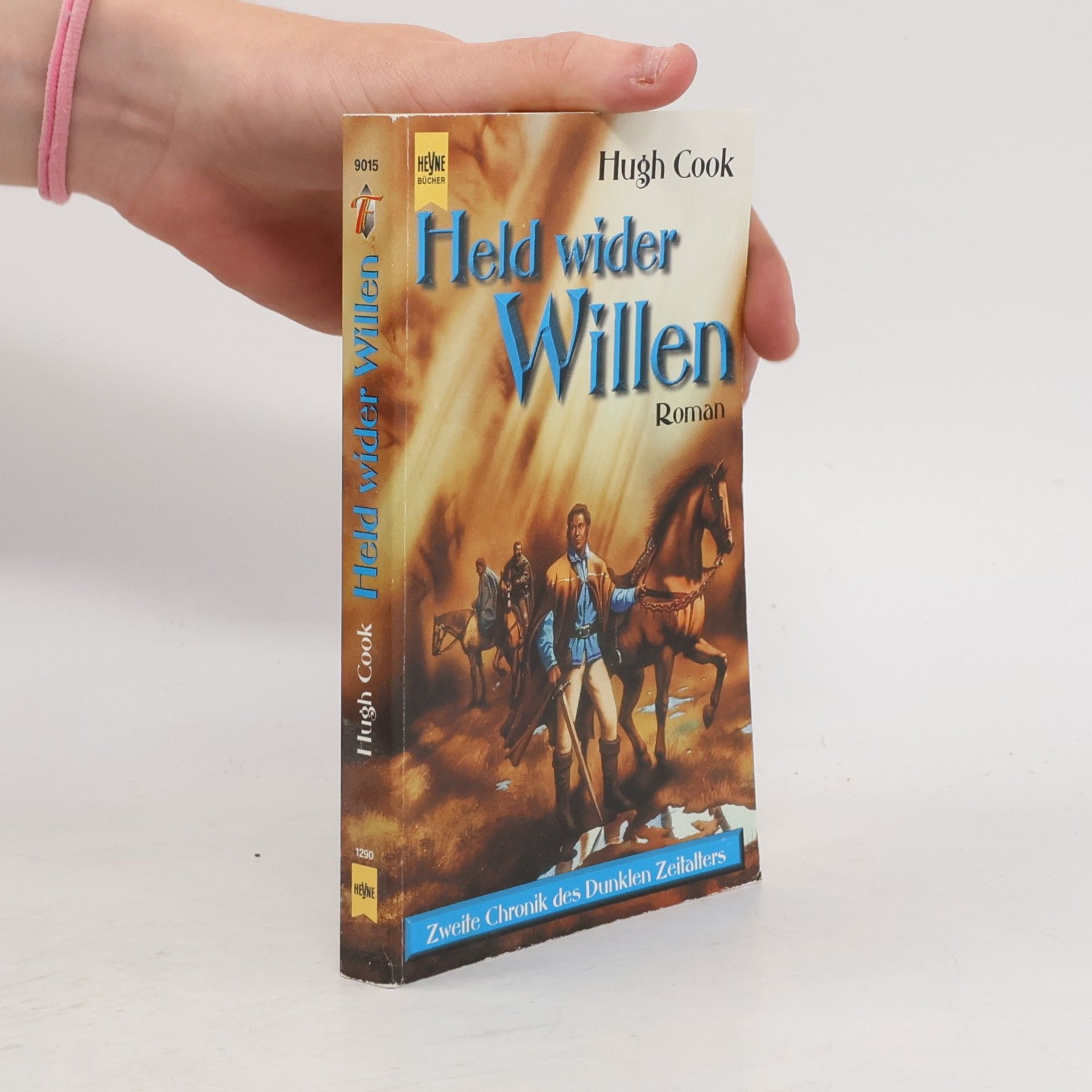 Hugh Cook Held wider Willen.