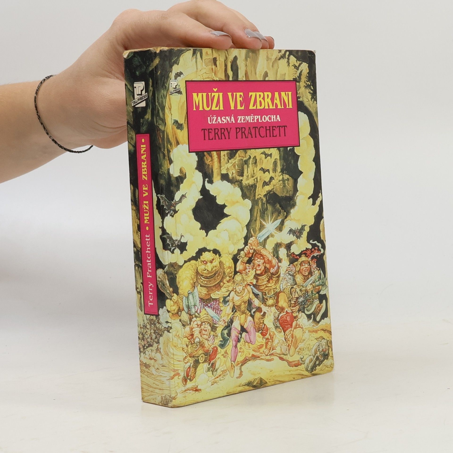 Terry Pratchett Muži ve zbrani
