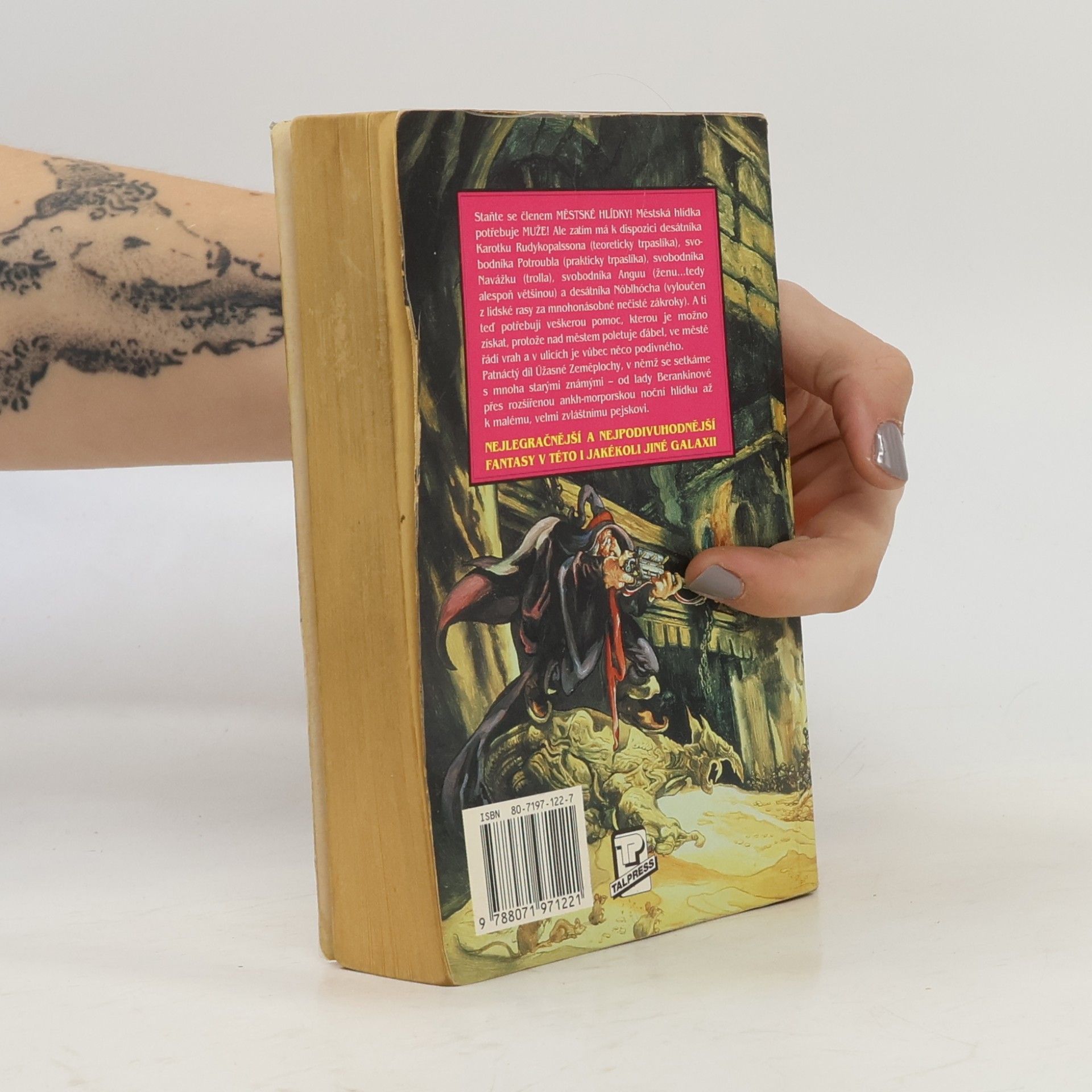 Terry Pratchett Muži ve zbrani