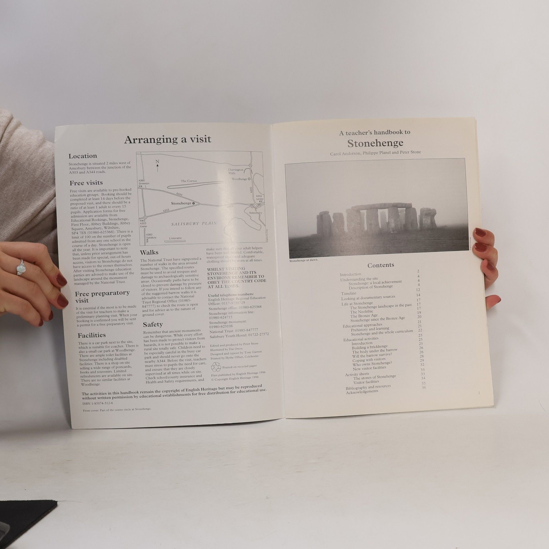 Carol Anderson A Teacher's Handbook to Stonehenge