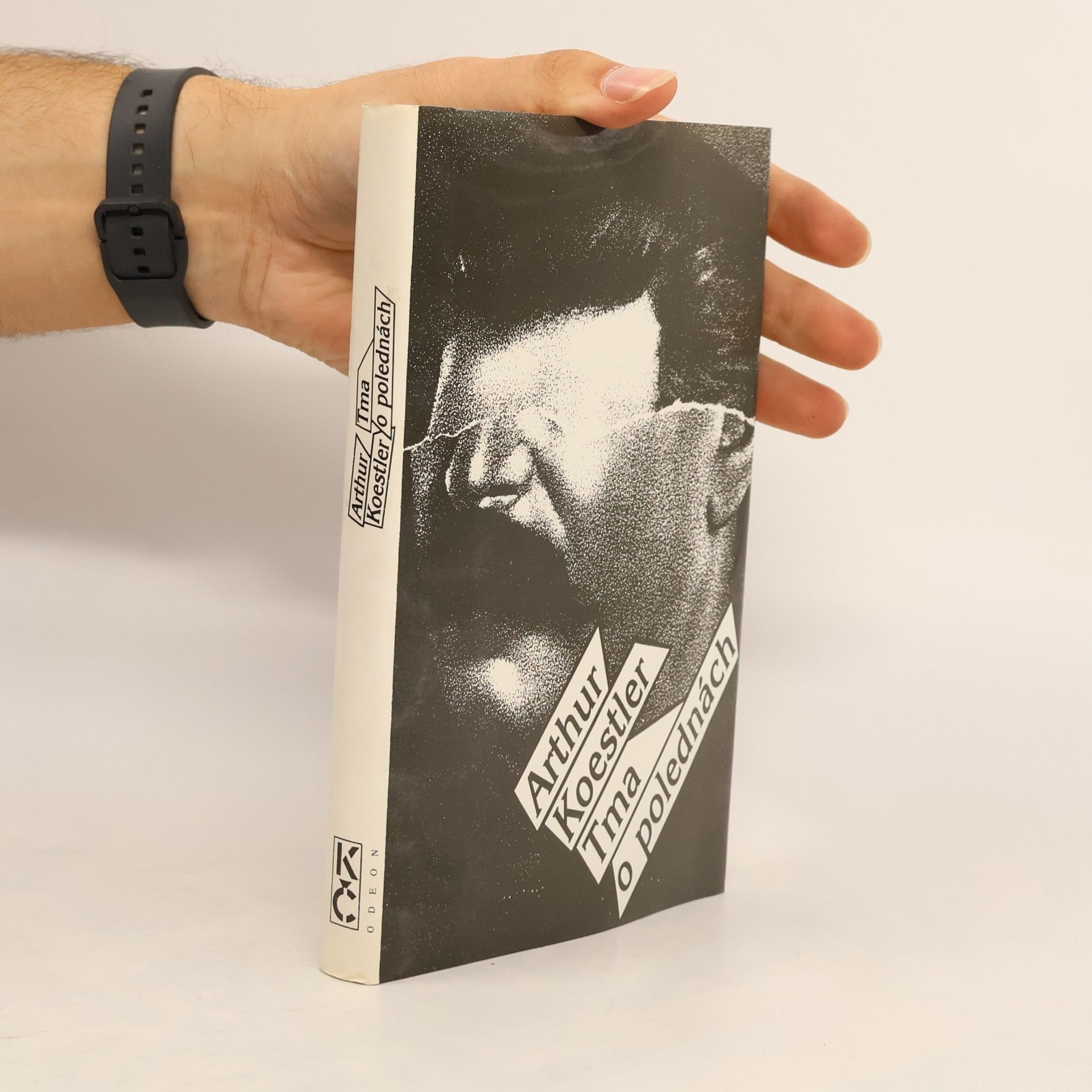 Arthur Koestler Tma o polednách