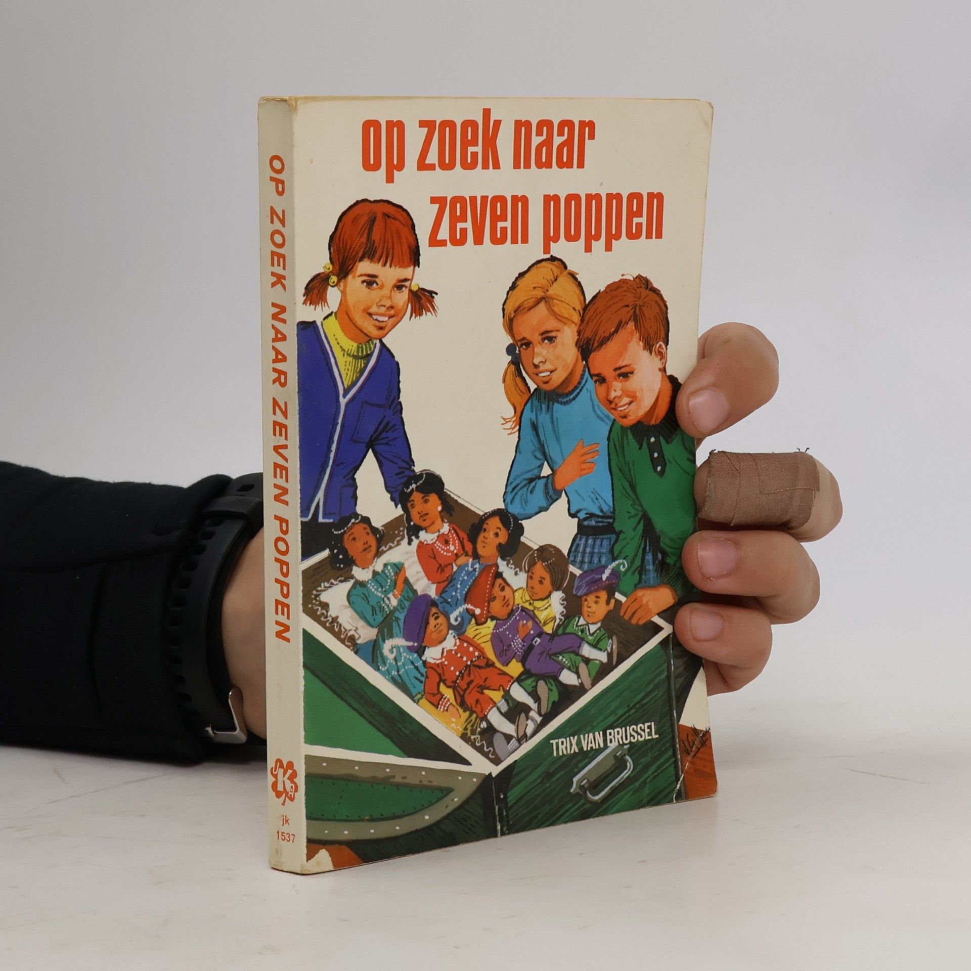 Op zoek naar zeven poppen