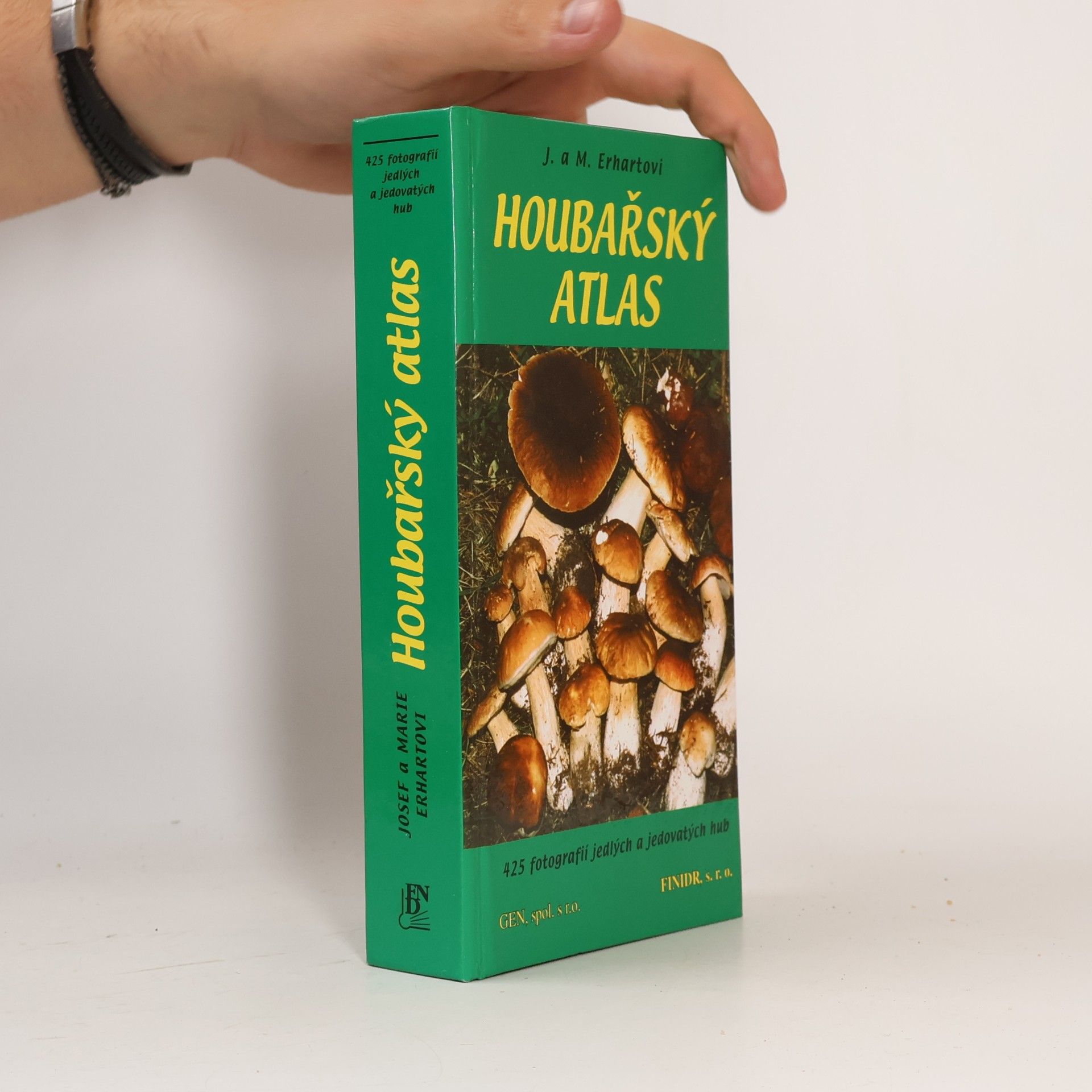 Marie Erhartová Houbařský atlas. 380 druhů jedlých a jedovatých hub