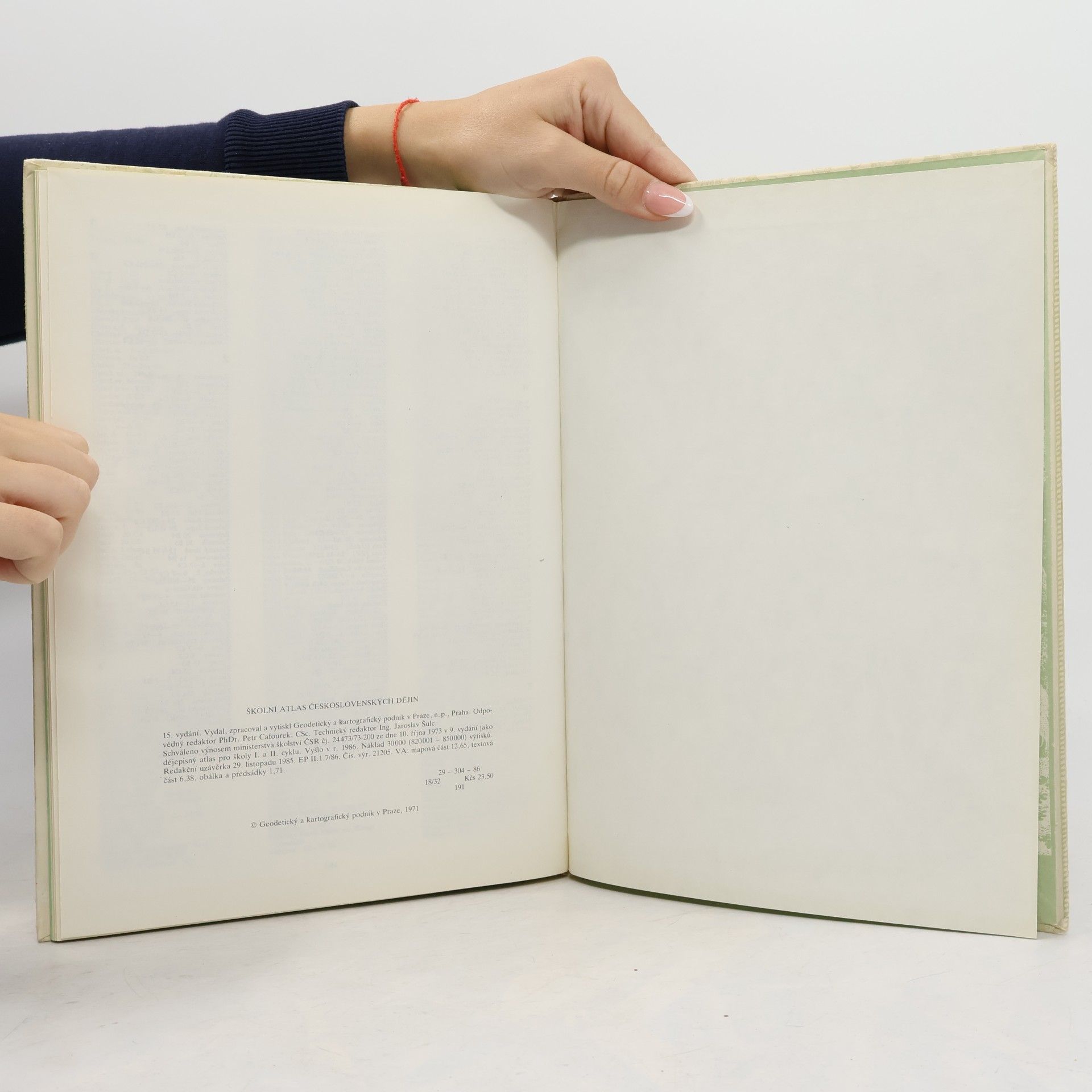 Various authors Školní atlas československých dějin