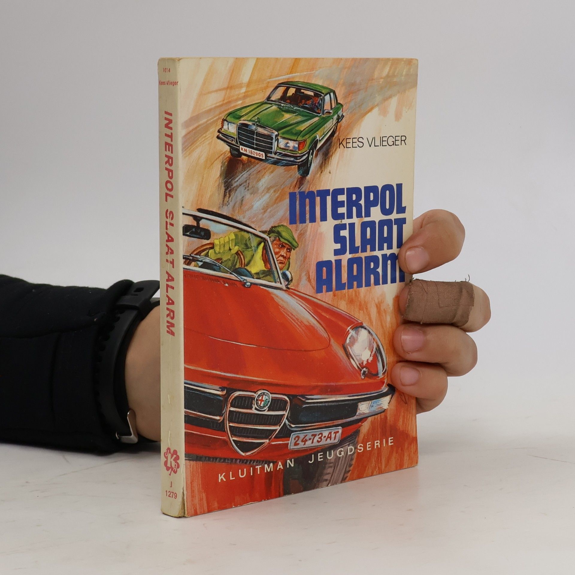 Jeugdserie - 127: Interpol slaat alarm