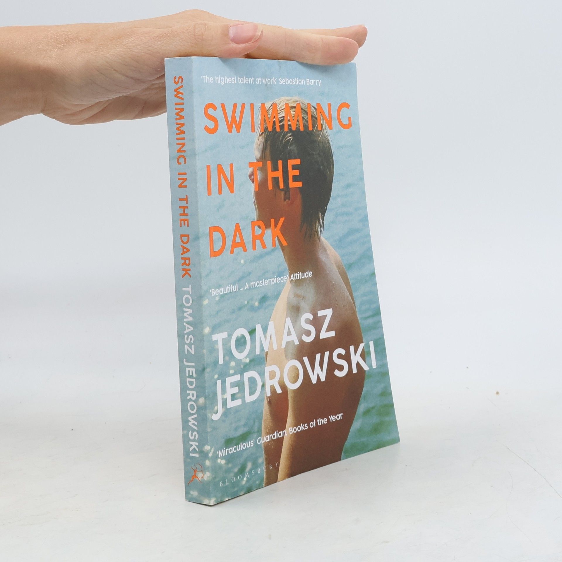 Tomasz Jędrowski Swimming in the dark