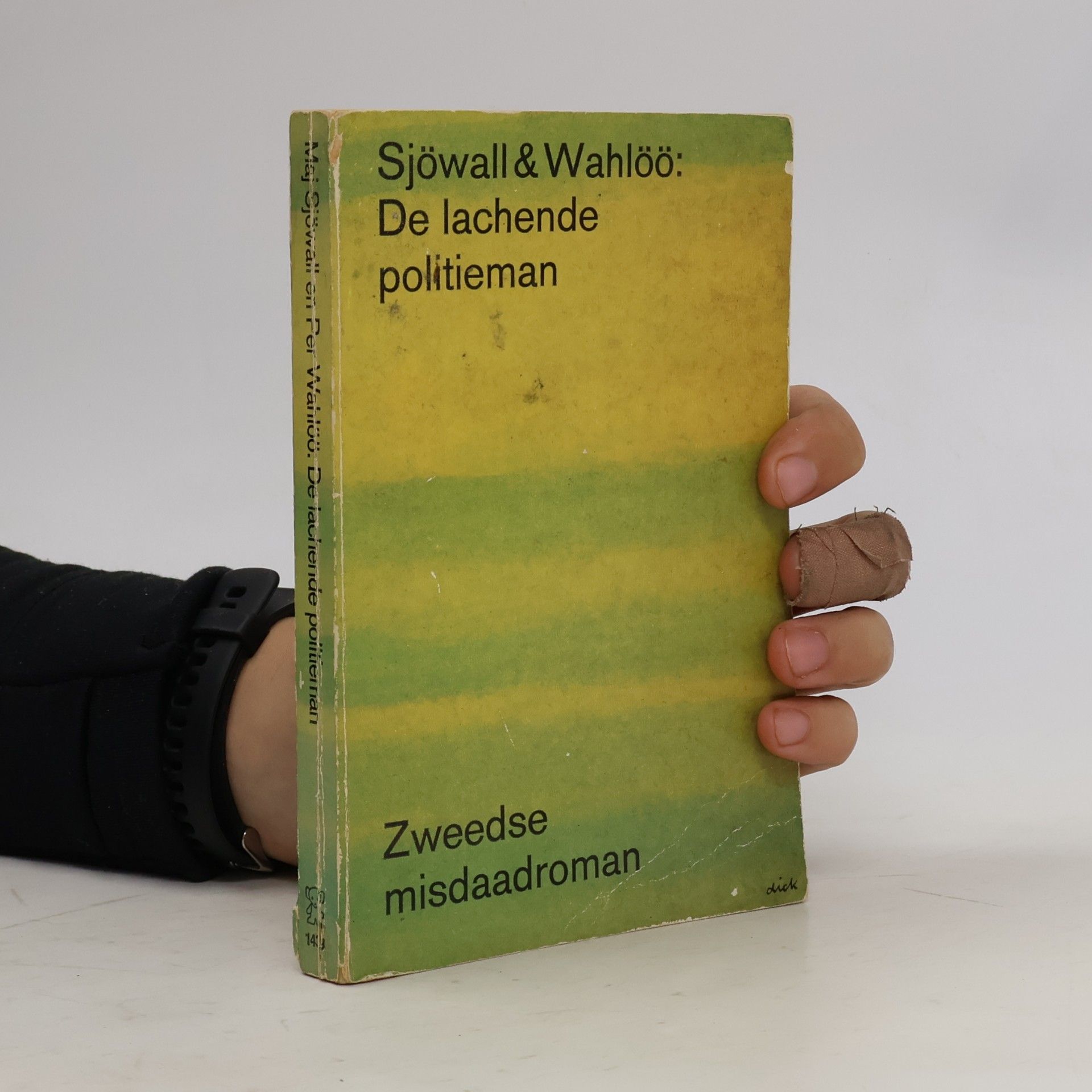 De lachende politieman
