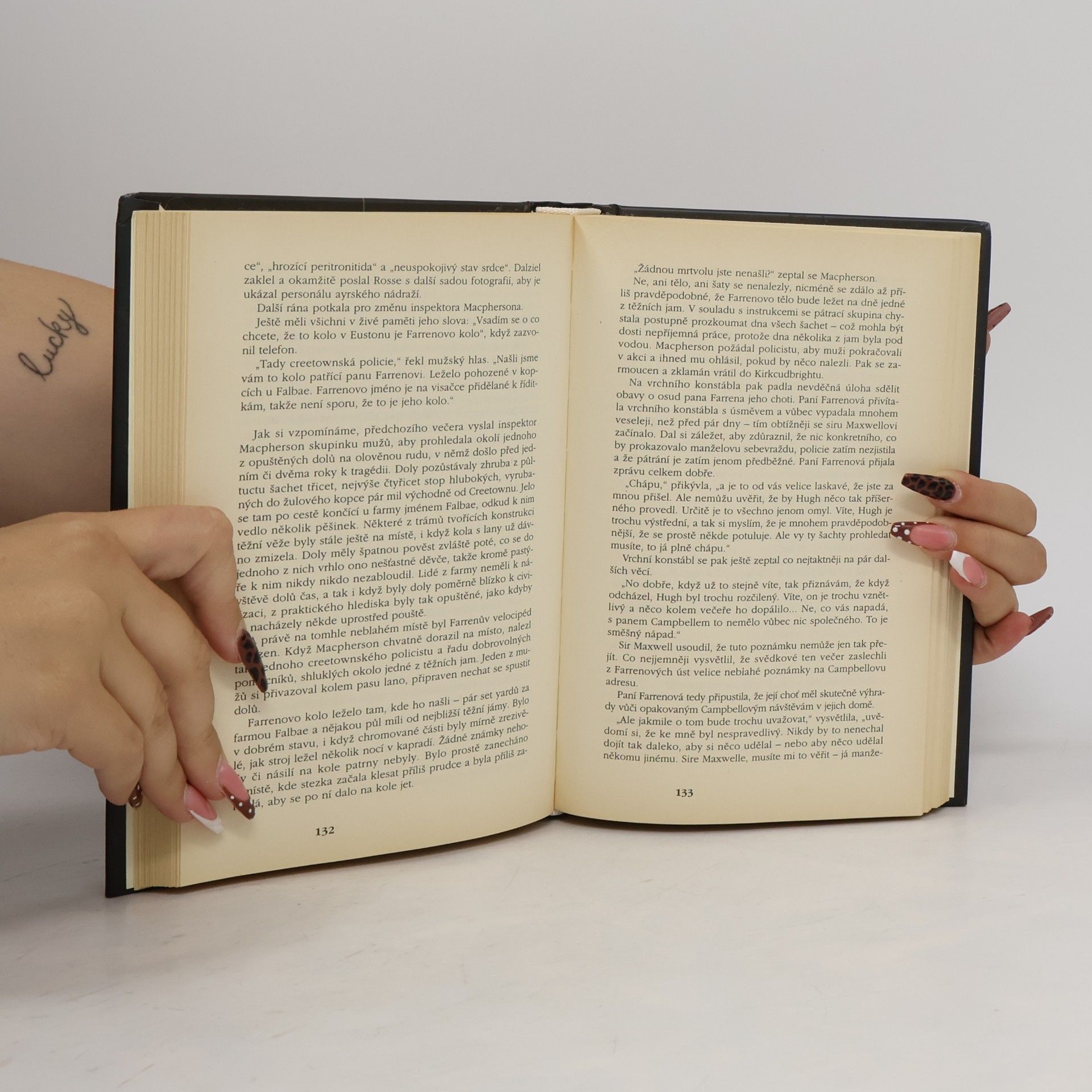Dorothy Leigh Sayers Pět falešných stop