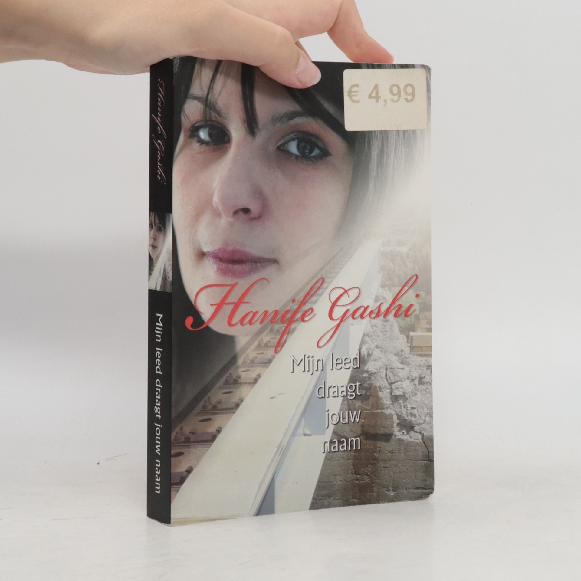 Hanife Gashi Mijn leed draagt jouw naam