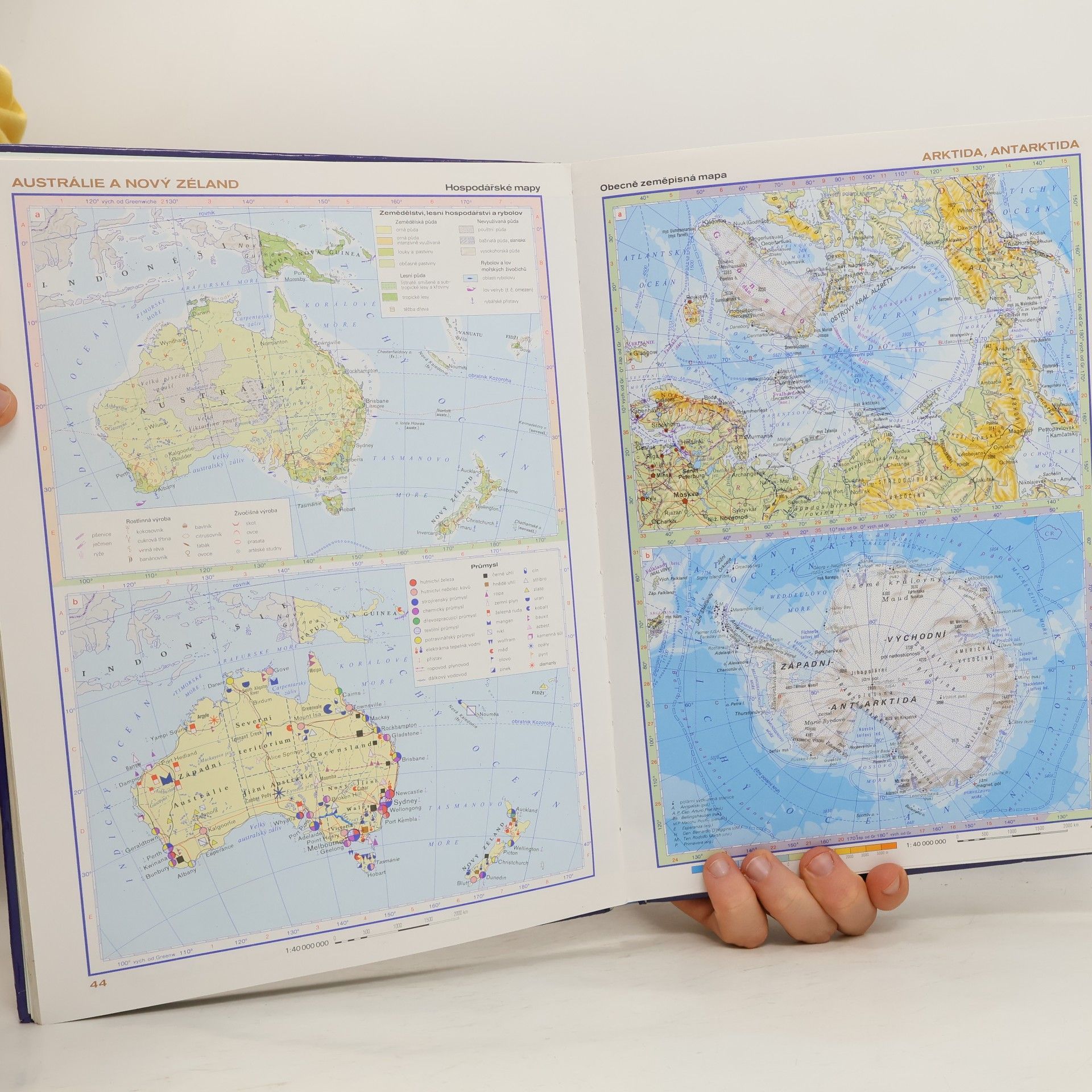 Autorenkollektiv Školní atlas světa