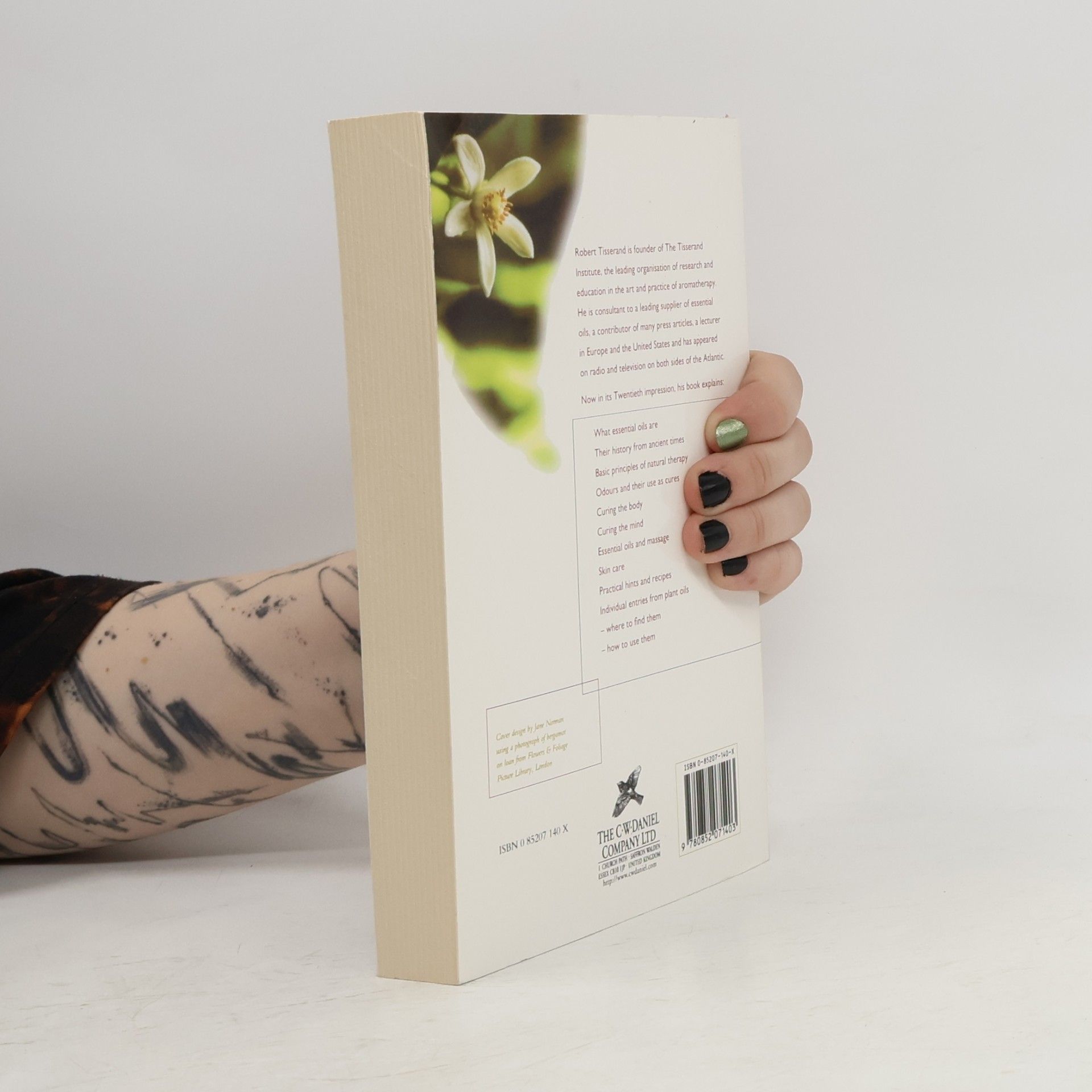 Robert Tisserand The Art of Aromatherapy - Nineteenth Impression