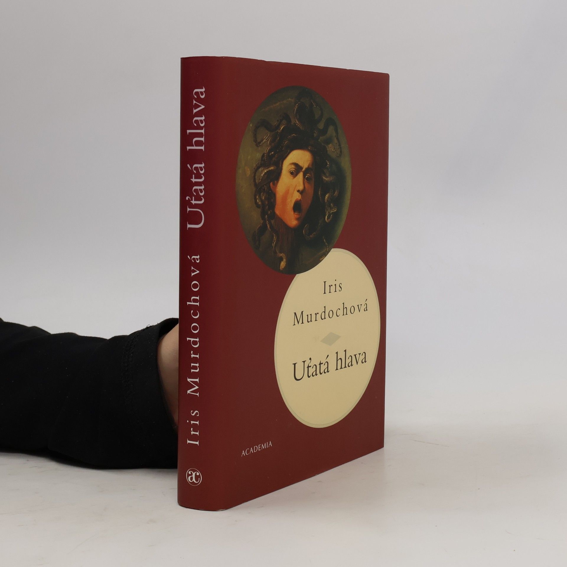 Iris Murdoch Uťatá hlava