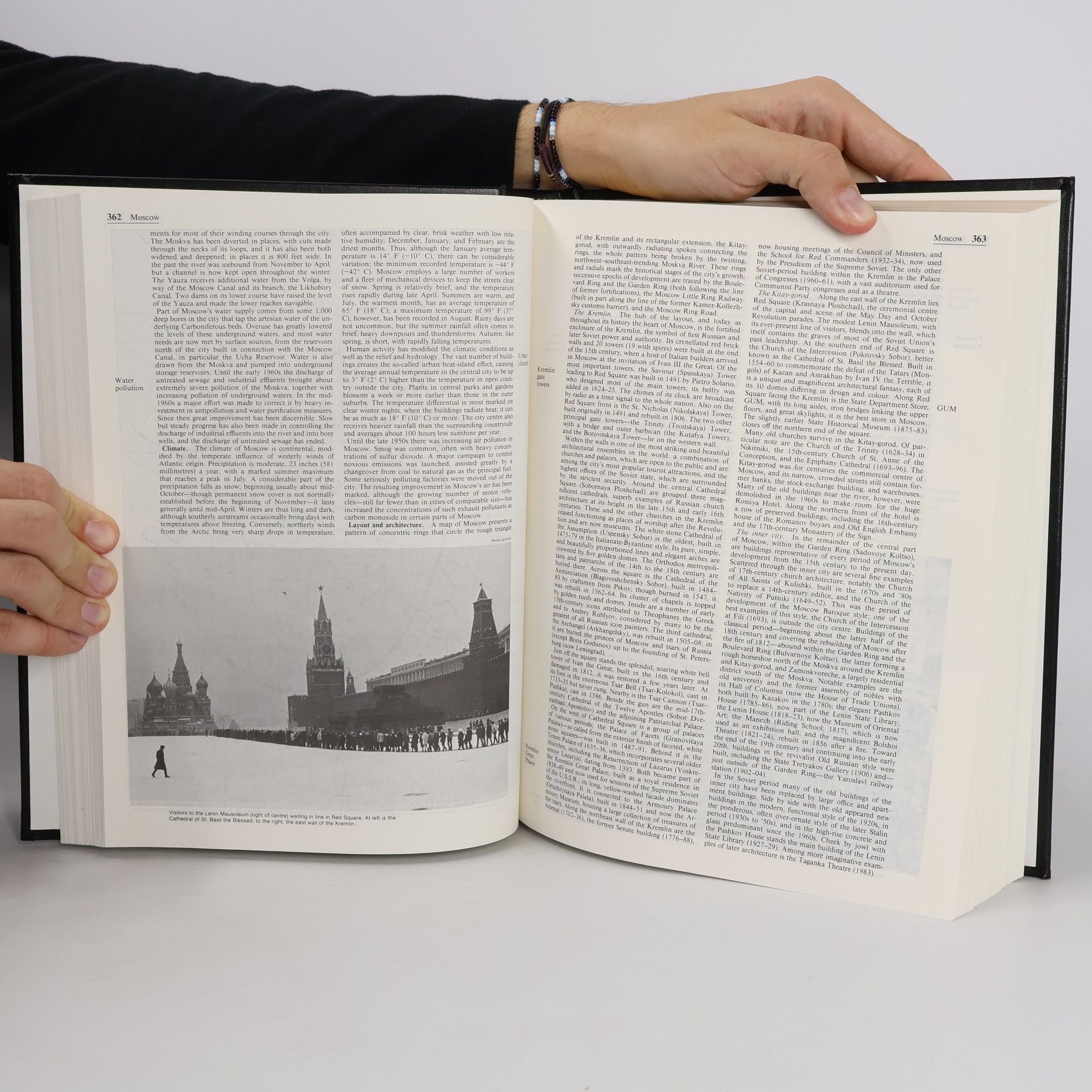 Various authors Britannica Macropædia 24