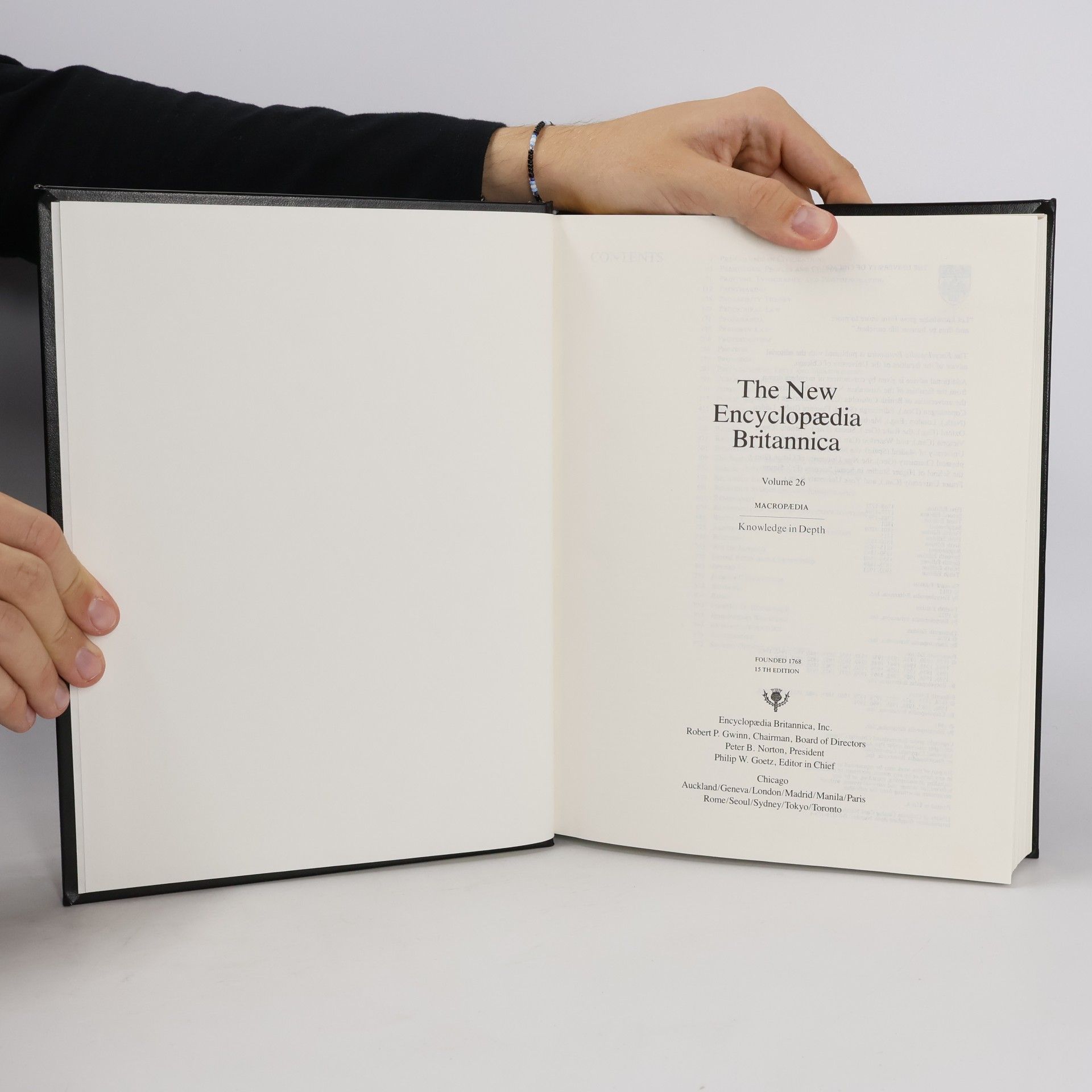 Various authors Britannica Macropædia 26