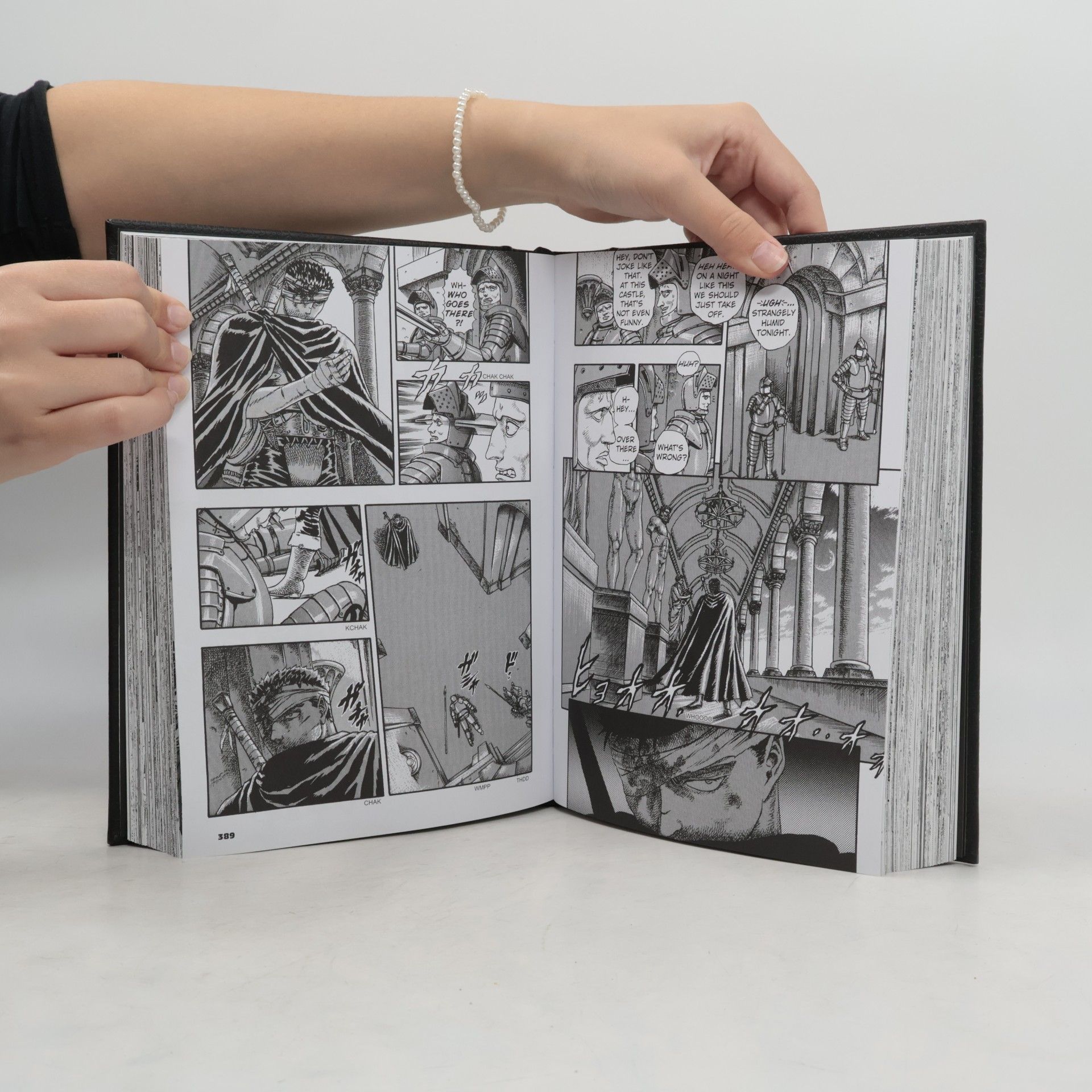 Kentarō Miura Berserk Deluxe Volume 1