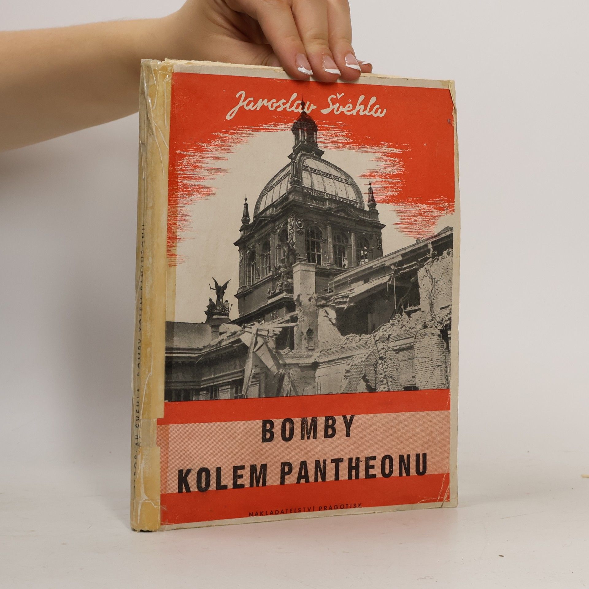 Bomby kolem Pantheonu