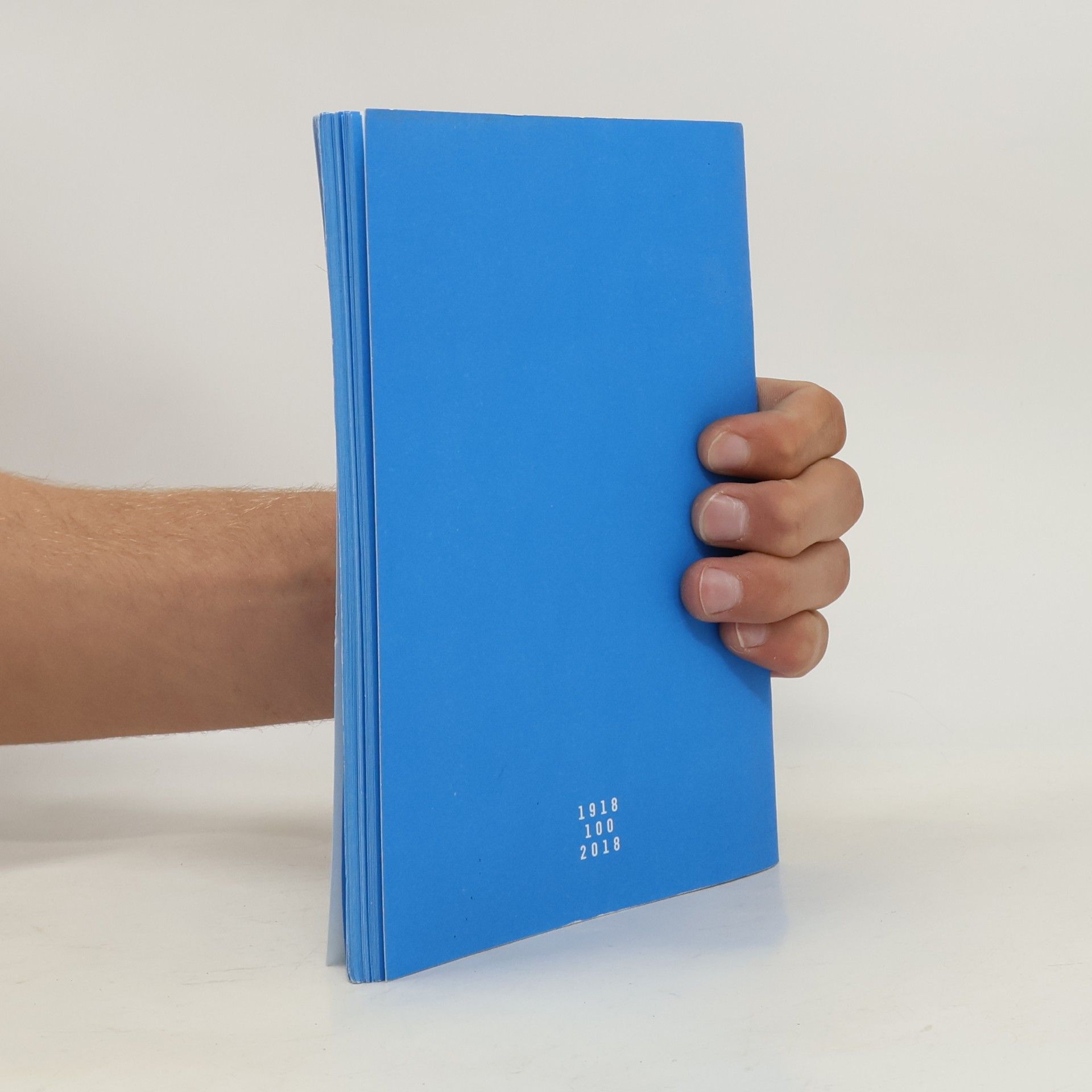 Various authors The story of Czech desighn from cubism to the 21. century