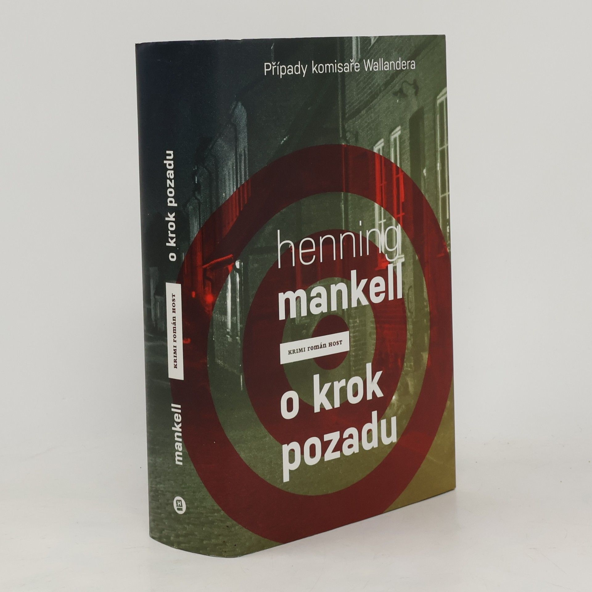 Henning Mankell O krok pozadu