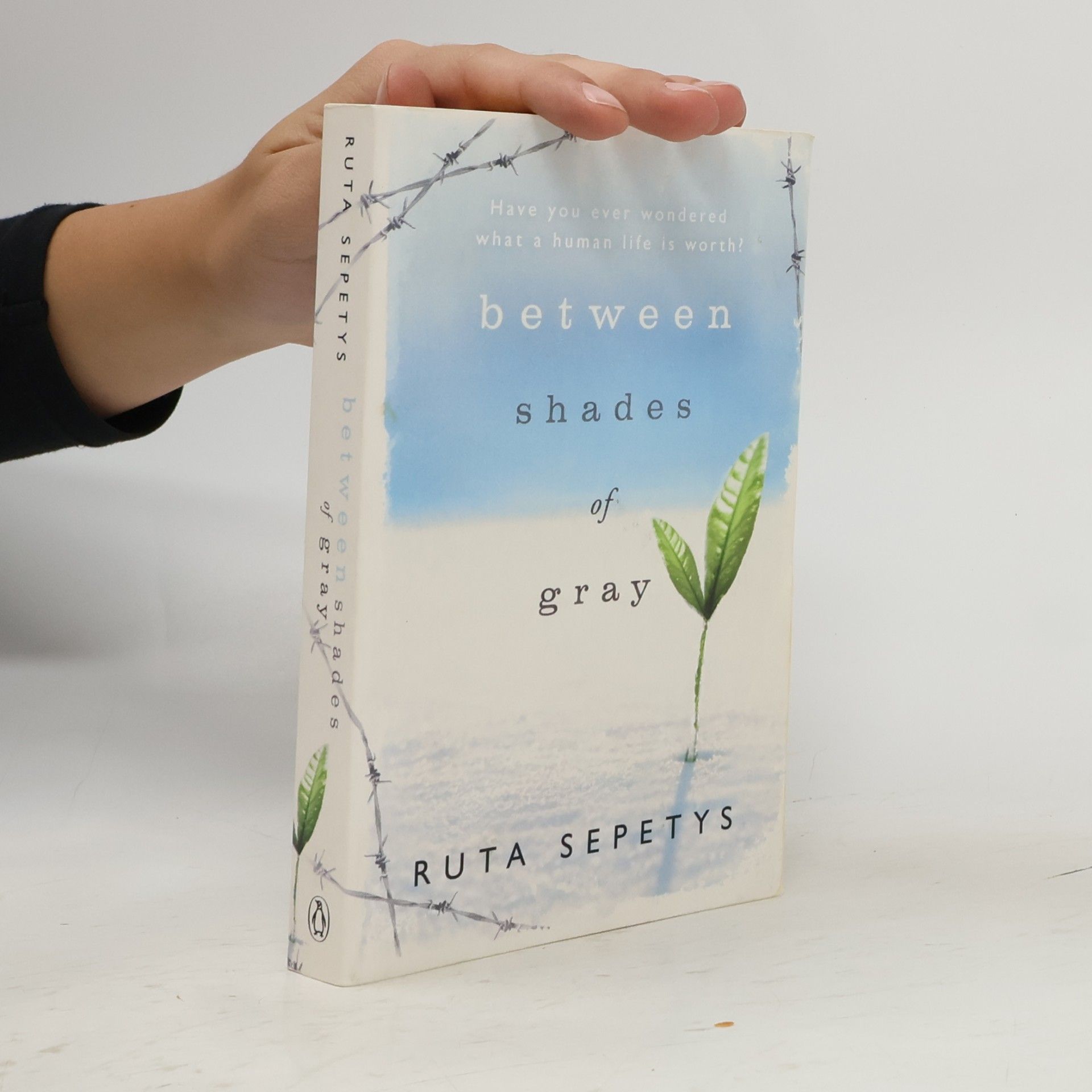 Ruta Sepetys Between shades of gray