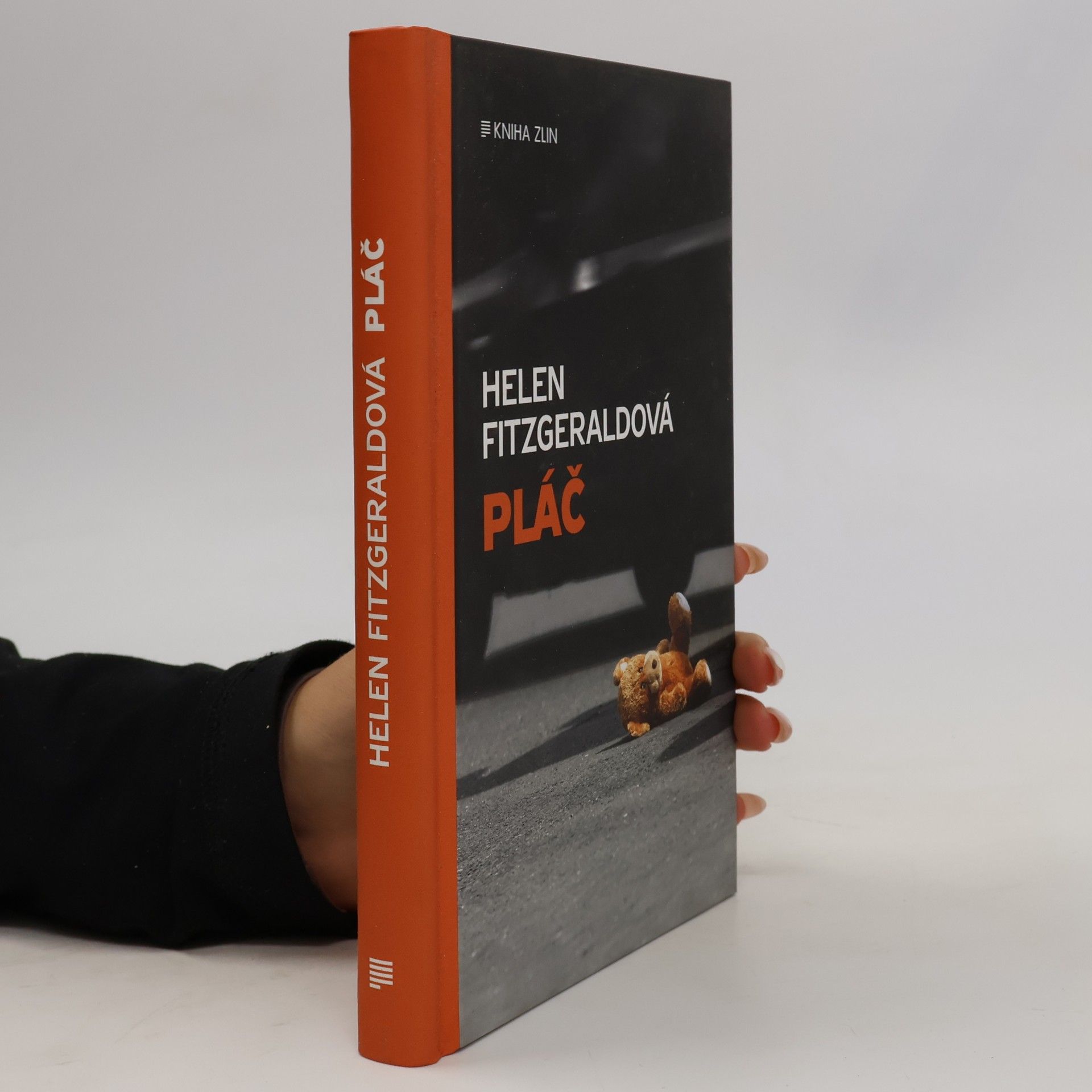 Helen FitzGerald Pláč