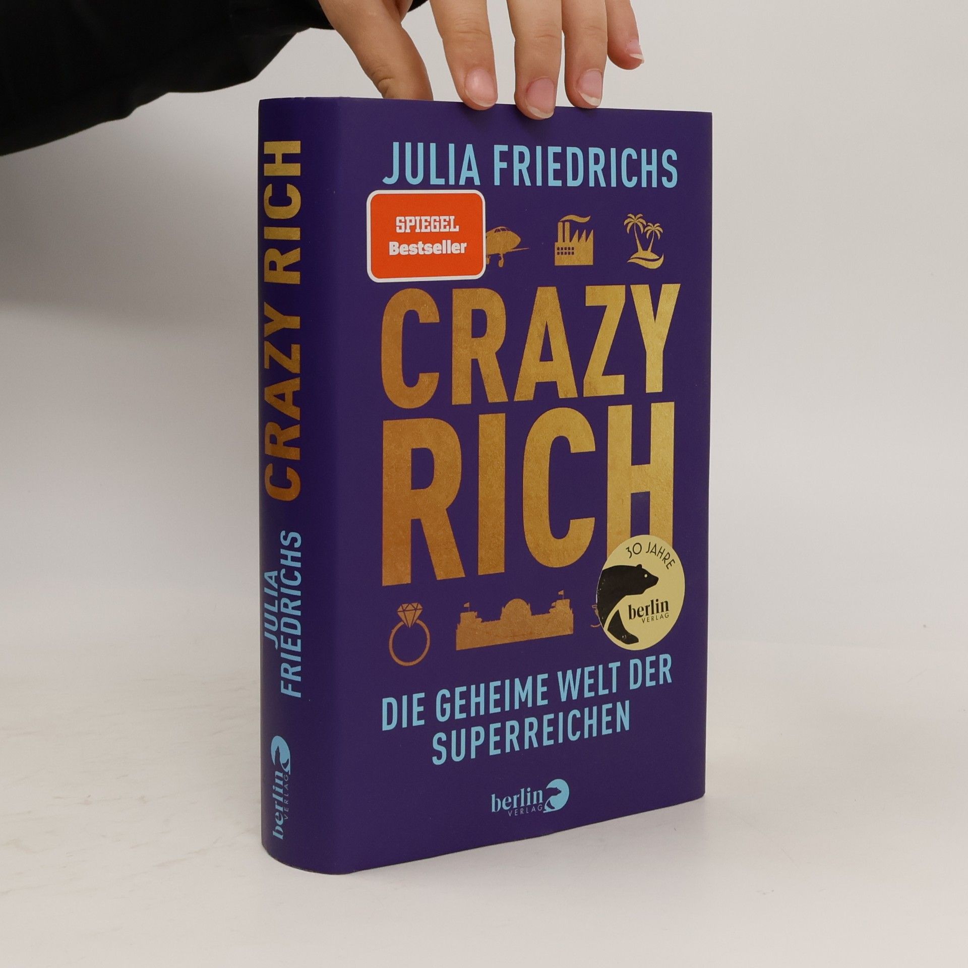Julia Friedrichs Crazy Rich