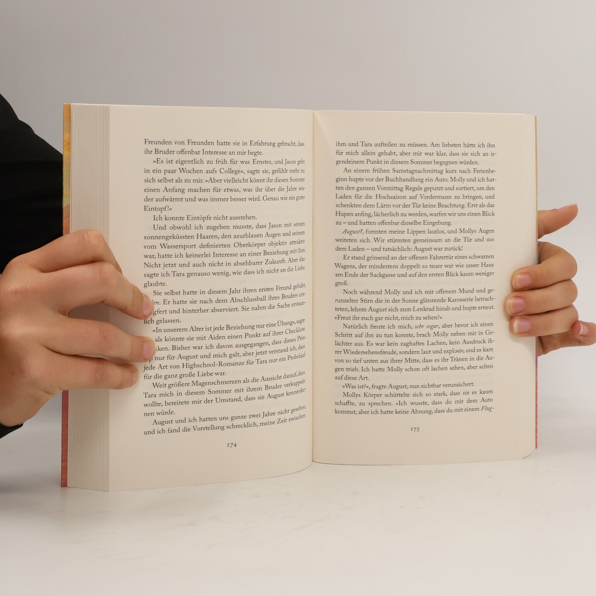 Lucy Astner Kein Sommer ohne August: Roman. SPIEGEL-Bestseller – der Sommerroman des Jahres für alle, die Bücher, Buchhandlungen und große Liebesgeschichten lieben (Every Summer Has A Story, Band 1)
