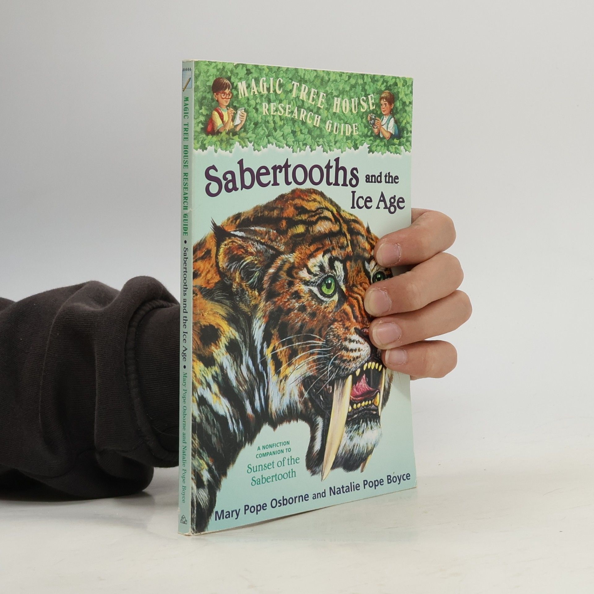 Mary Pope Osborne Sabertooths and the Ice Age