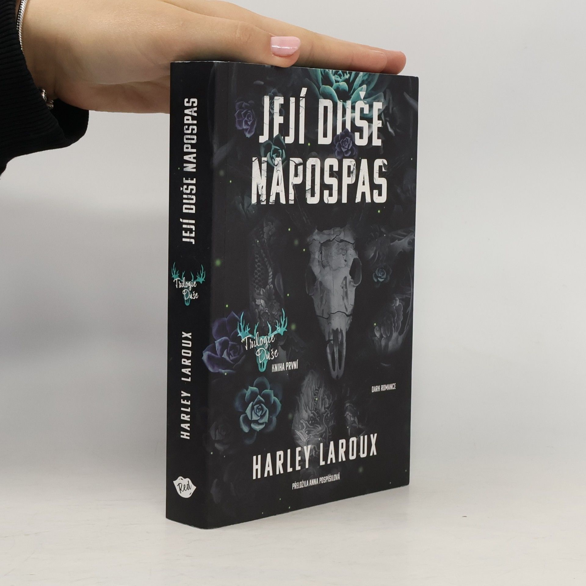Harley Laroux Její duše napospas