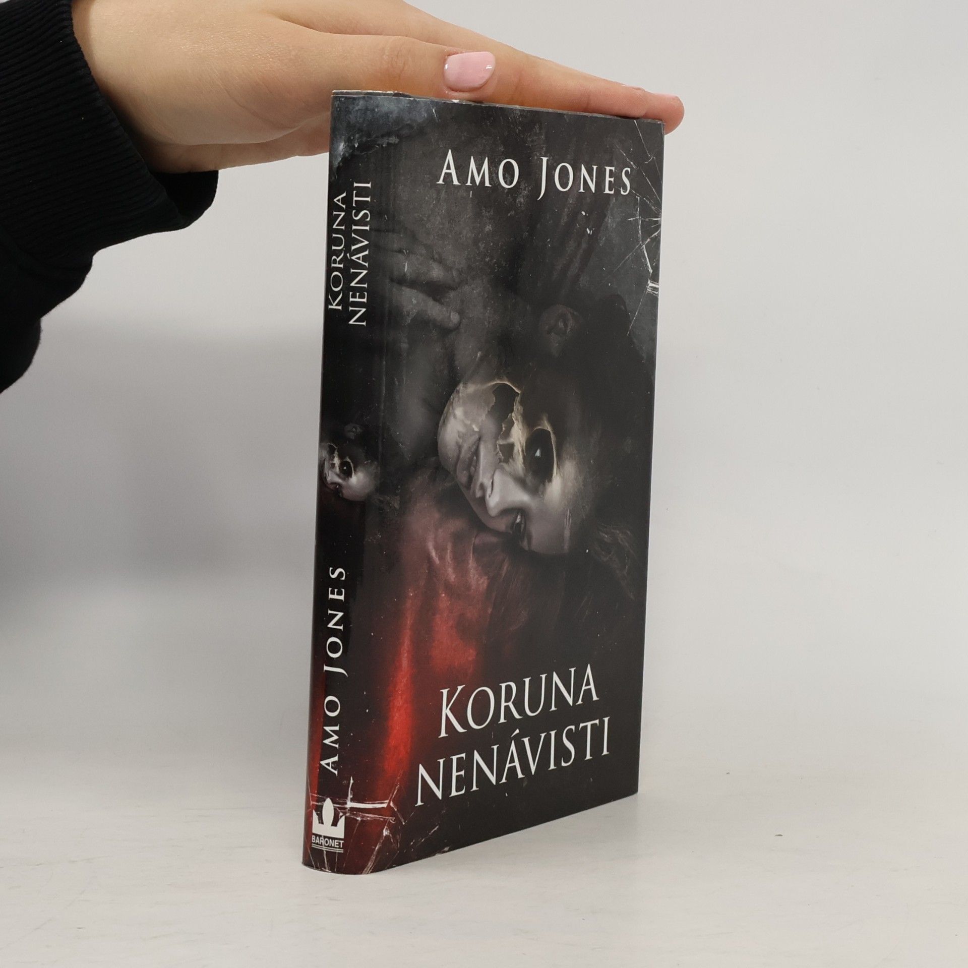 Amo Jones Koruna nenávisti