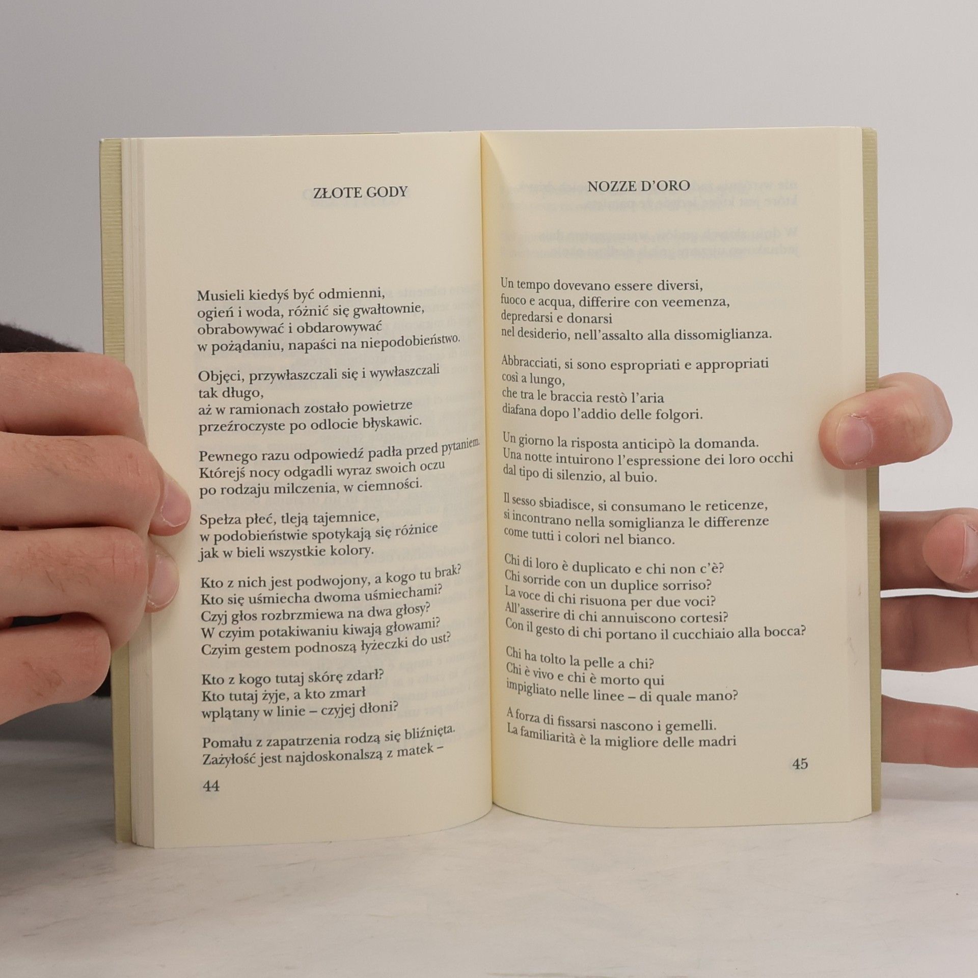 Wisława Szymborska Piccola biblioteca Adelphi - 712: Amore a prima vista. Testo polacco a fronte
