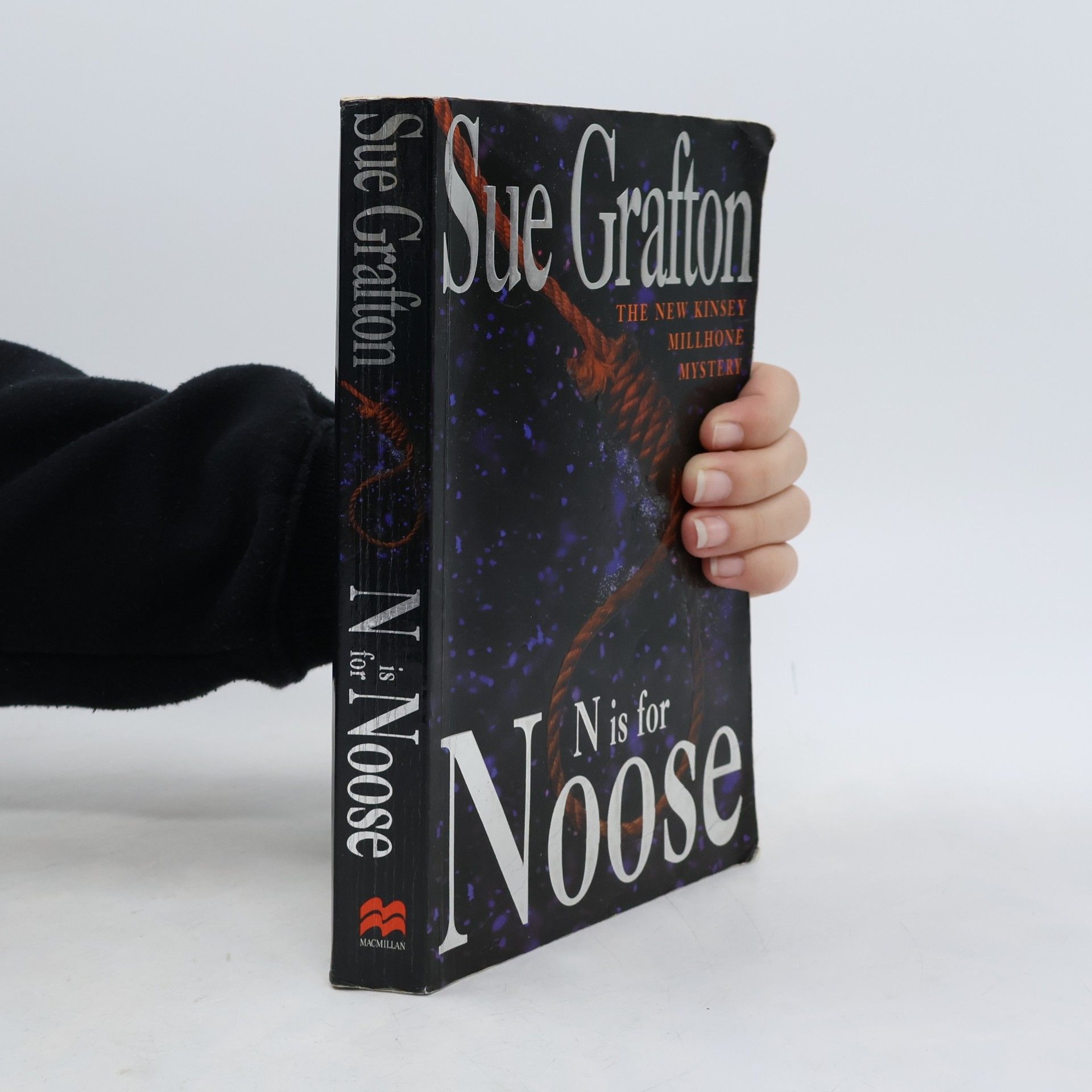 Sue Grafton Kinsey Millhone - 14: N Is For Noose
