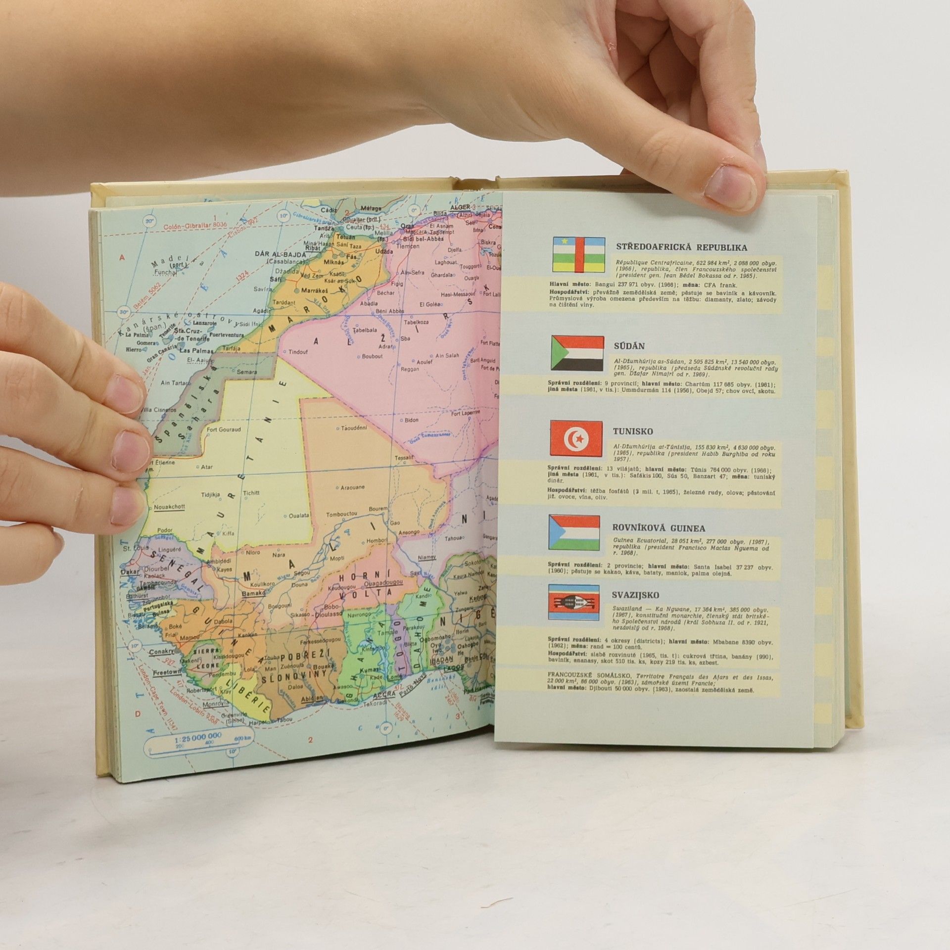 Kolektiv autorů Kapesní atlas světa