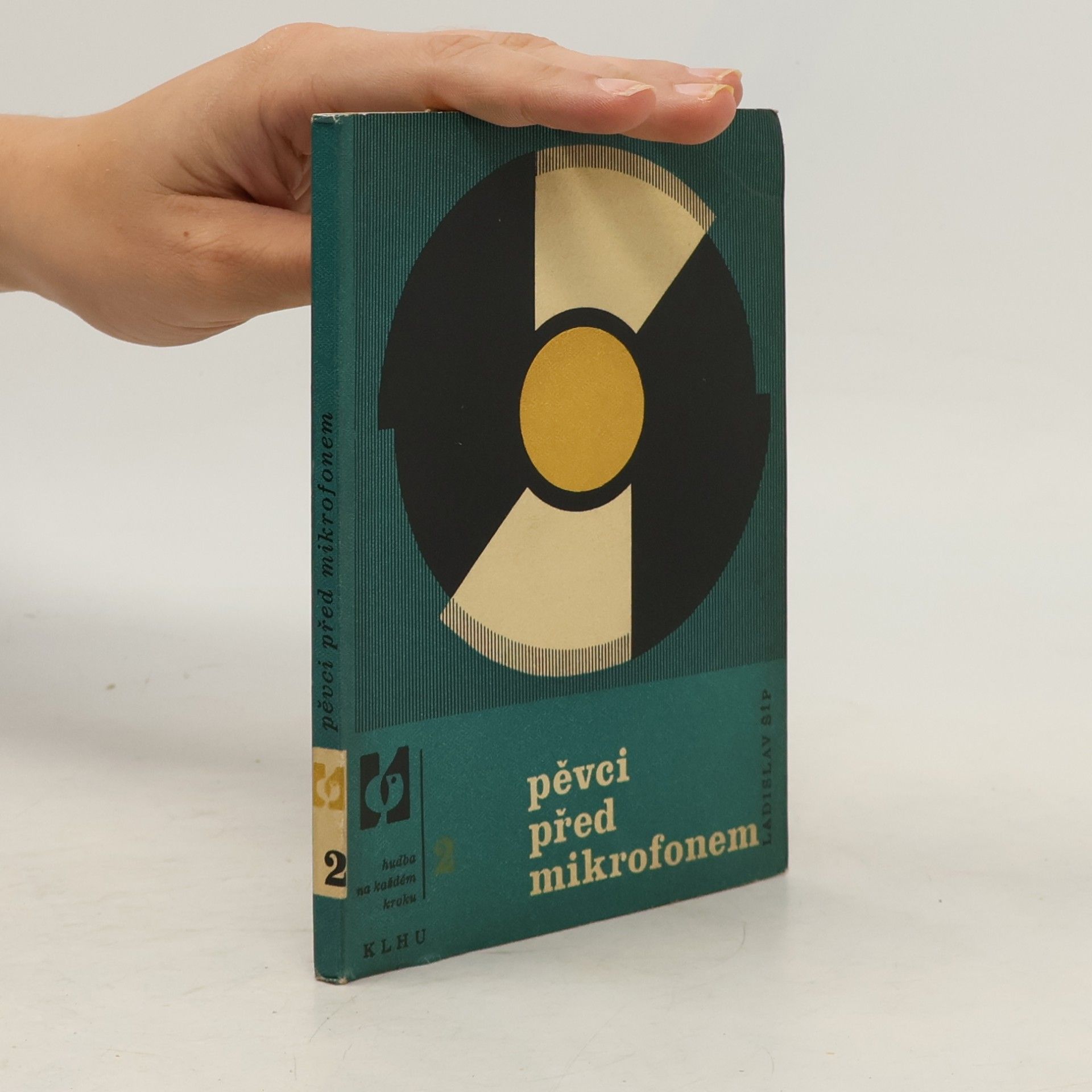Ladislav Šíp Pěvci před mikrofonem