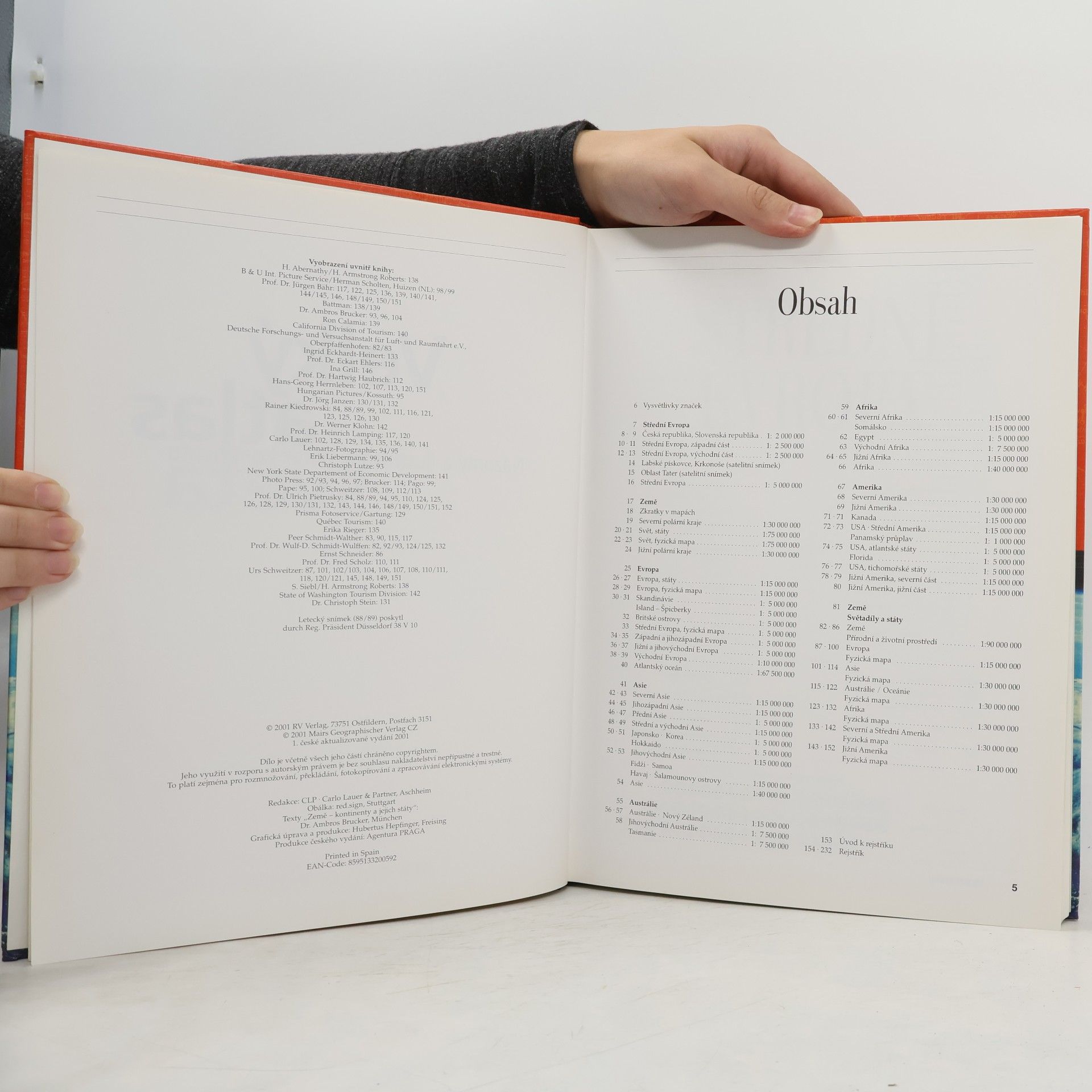 Autorenkollektiv Velký atlas světa