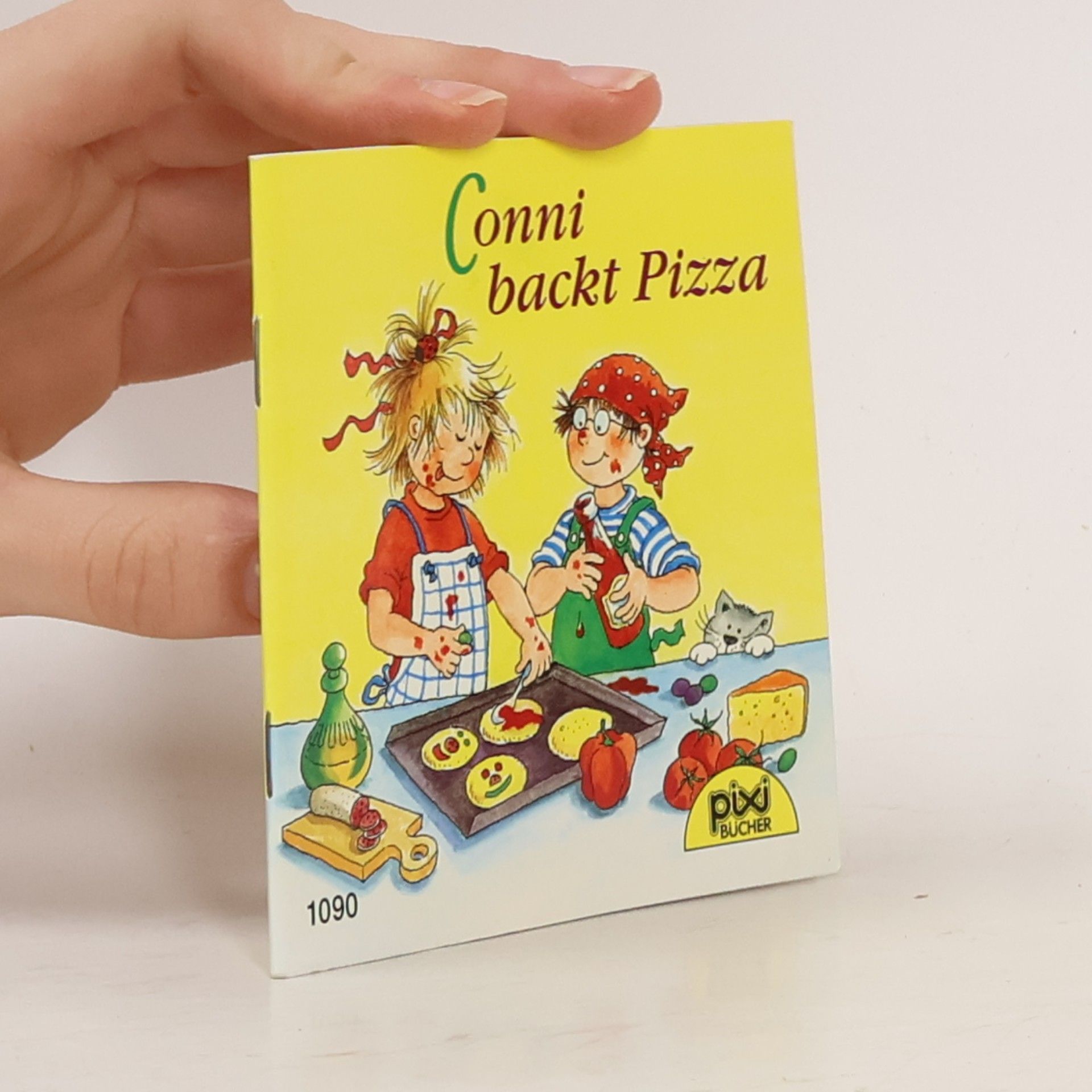 Conni backt Pizza