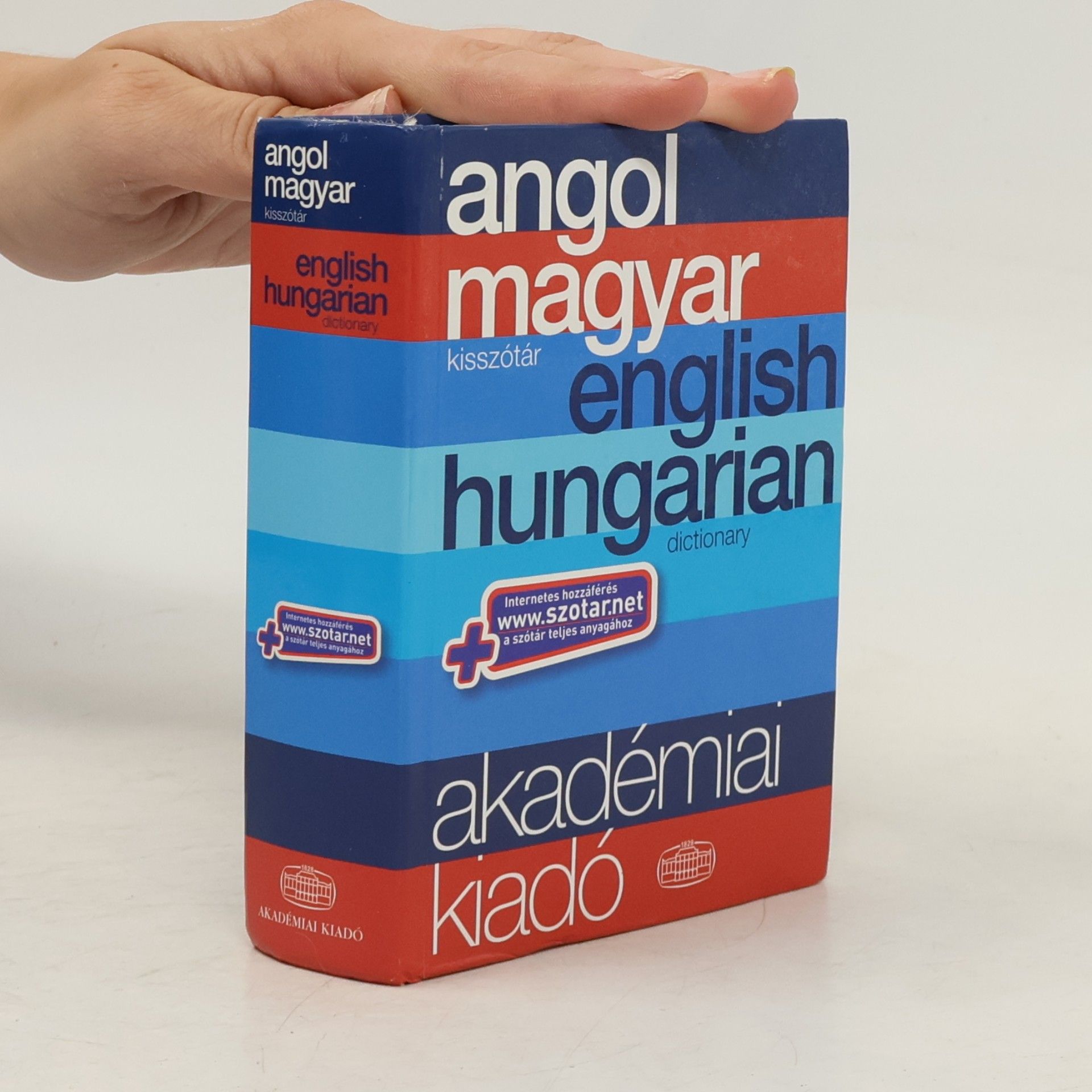 Z. Kiss English-Hungarian Dictionary