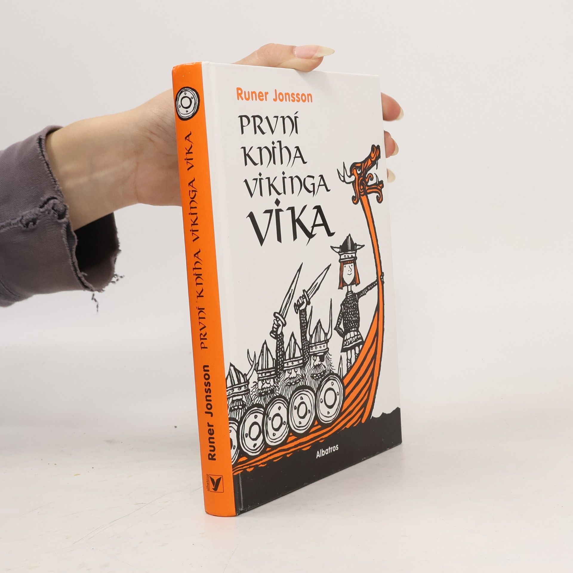 Runer Jonsson První kniha vikinga Vika