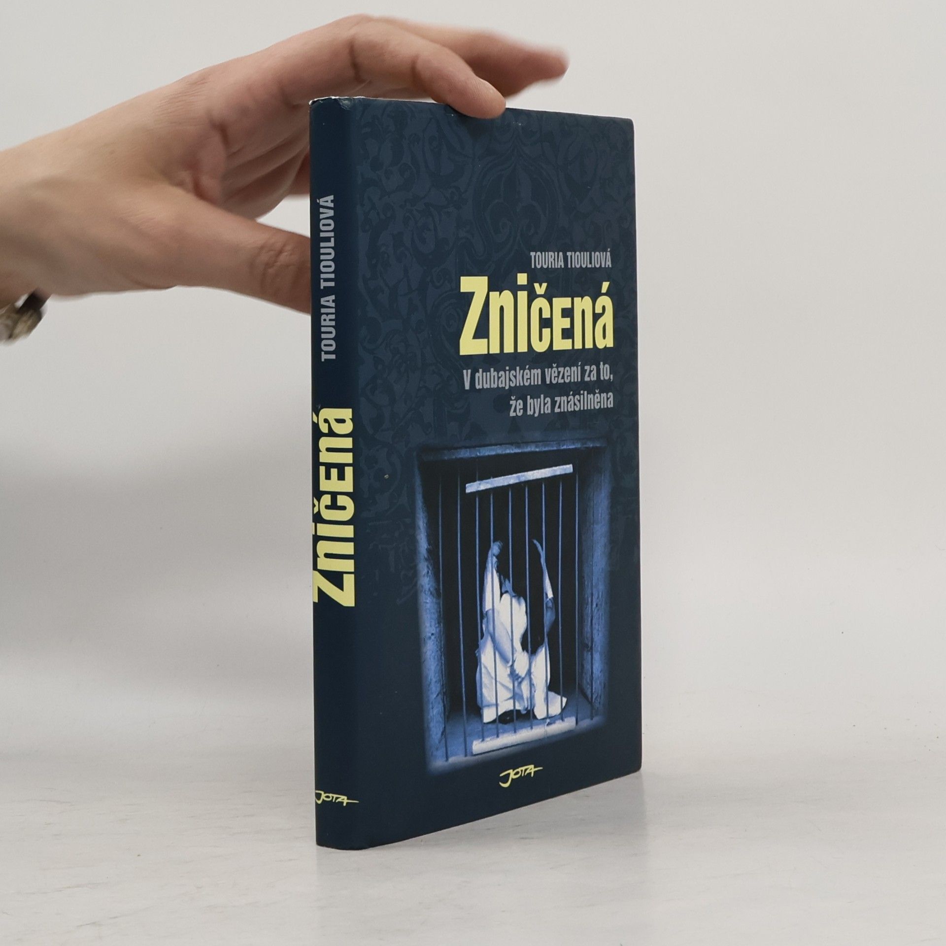 Touria Tiouli Zničená: v dubajském vězení za to, že byla znásilněna