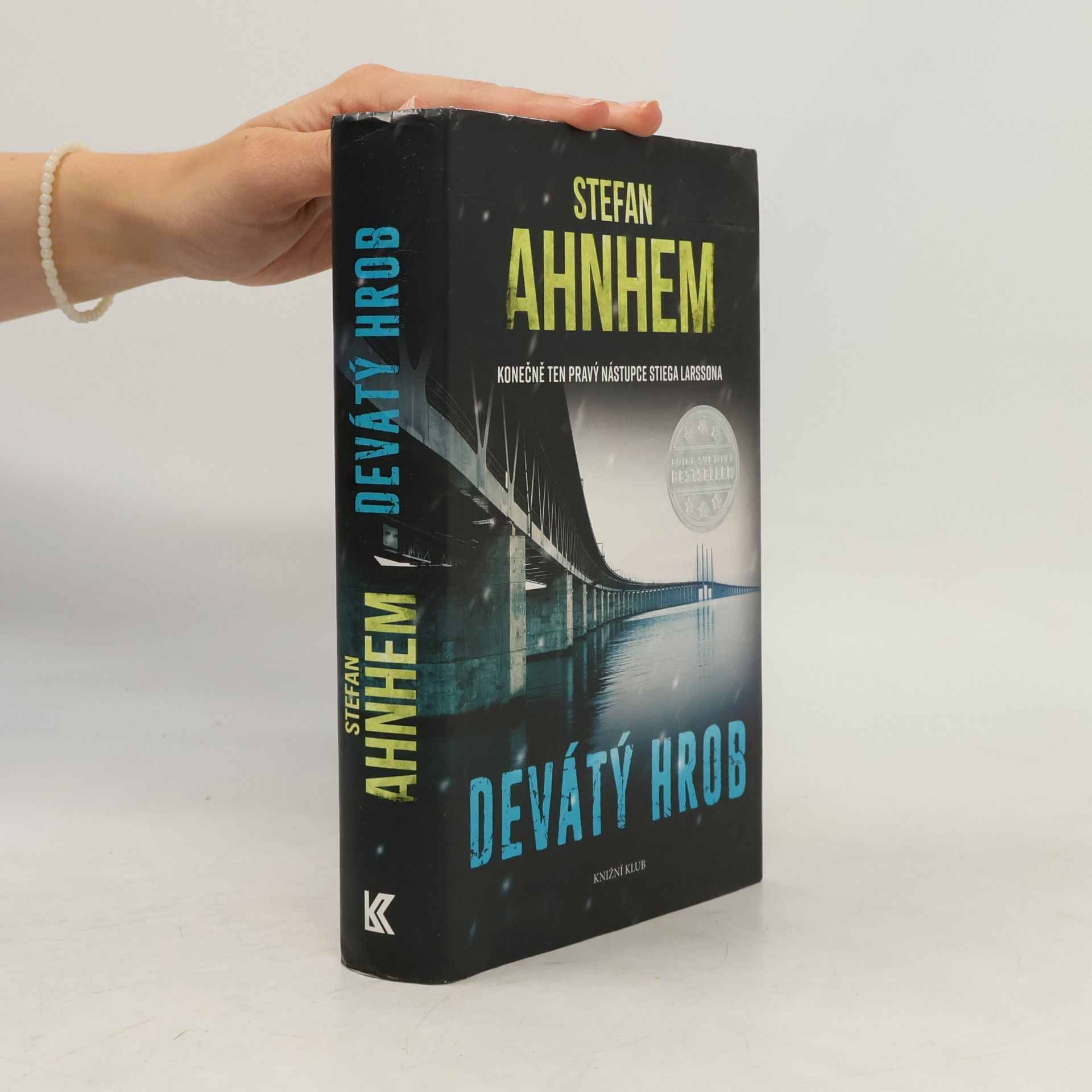 Stefan Ahnhem Devátý hrob
