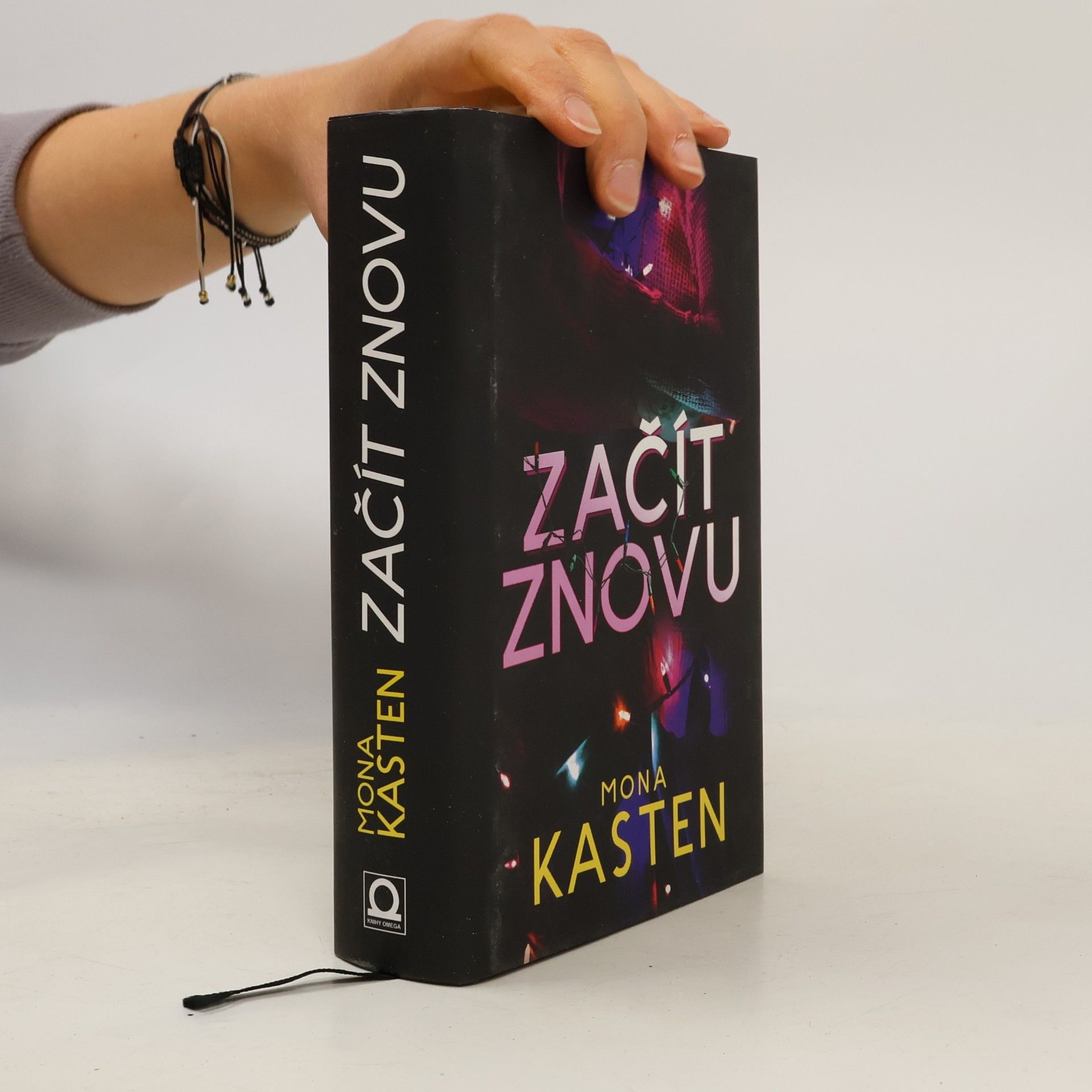 Mona Kasten Začít znovu