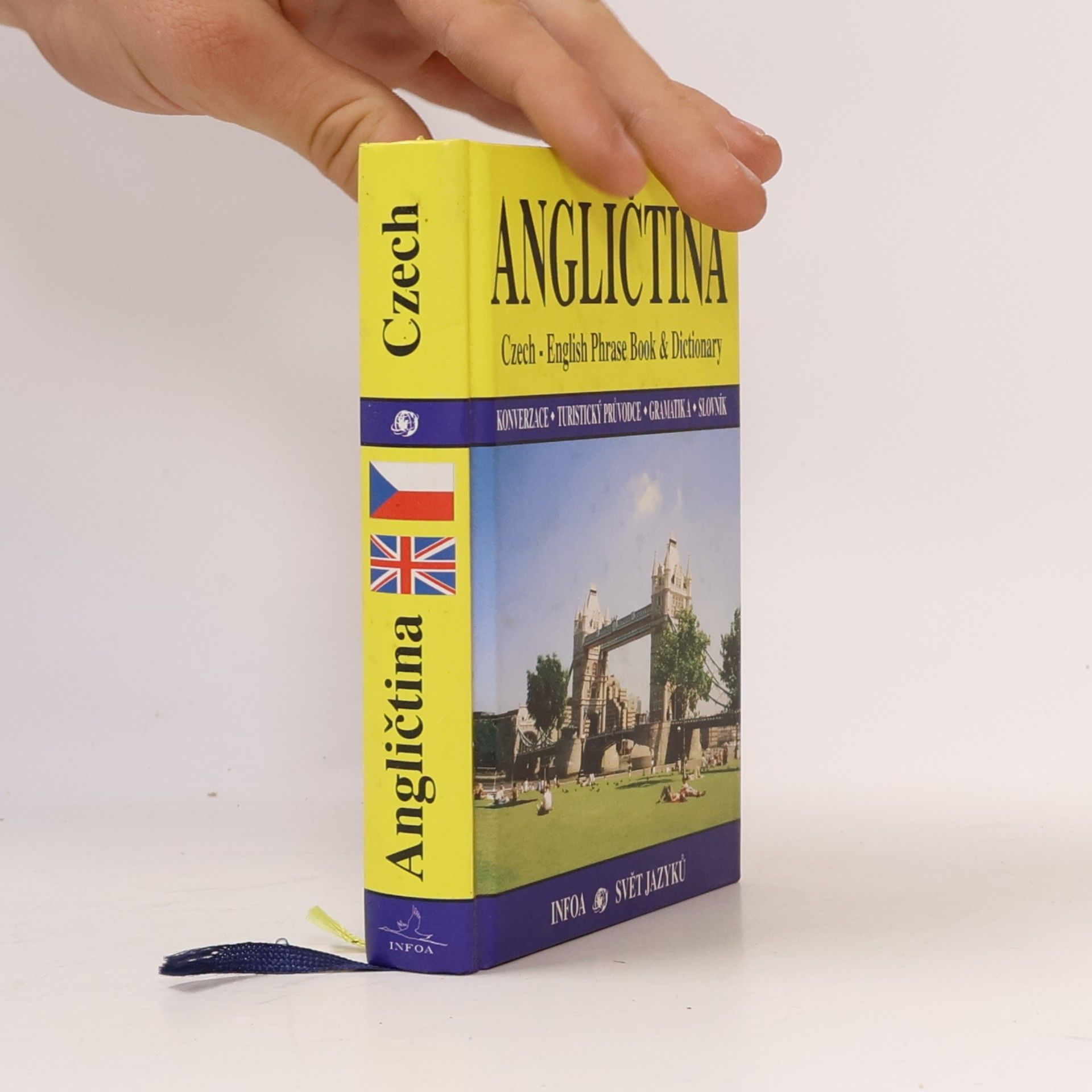 Martina Sobotíková Angličtina. Czech - English Phrase Book & Dictionary