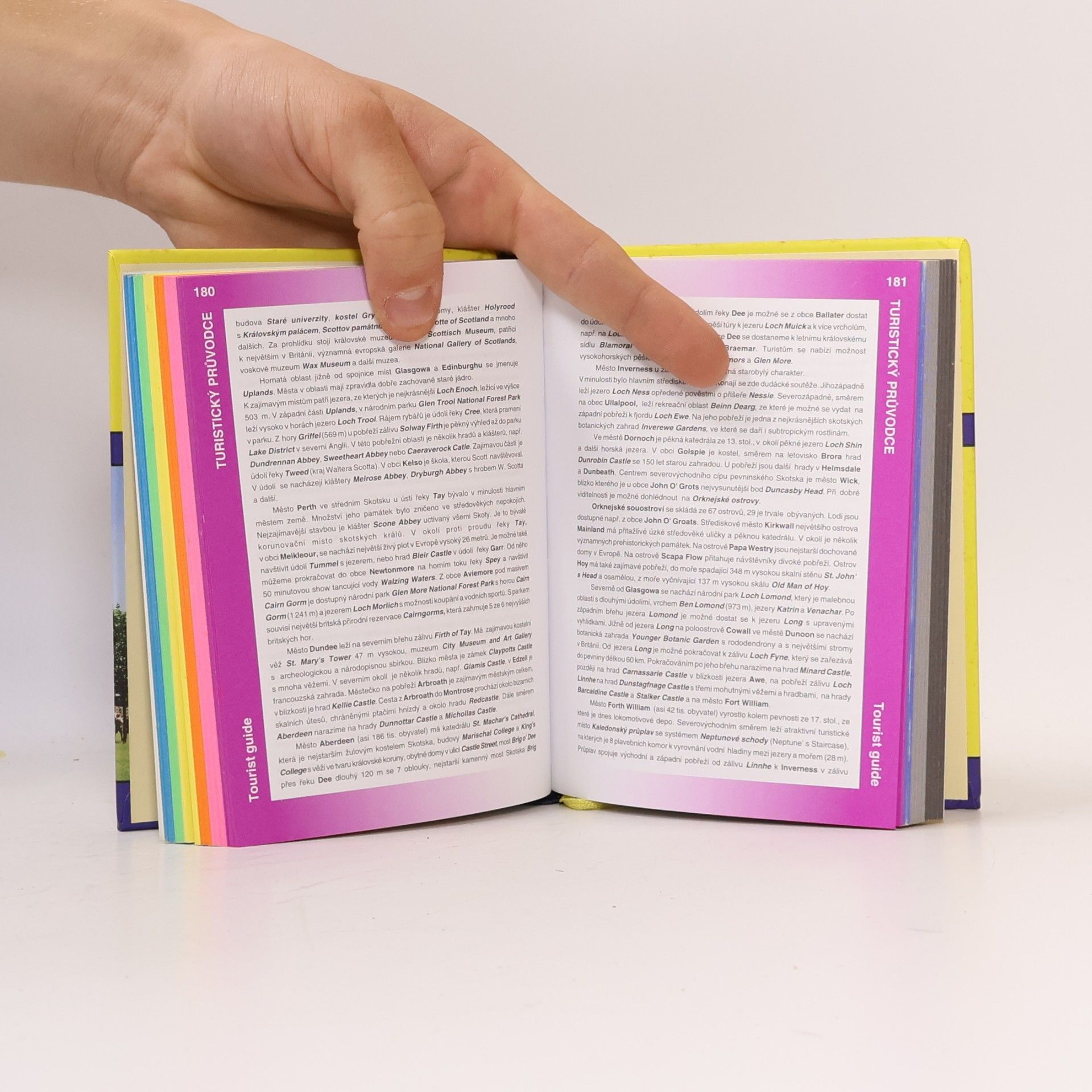 Martina Sobotíková Angličtina. Czech - English Phrase Book & Dictionary