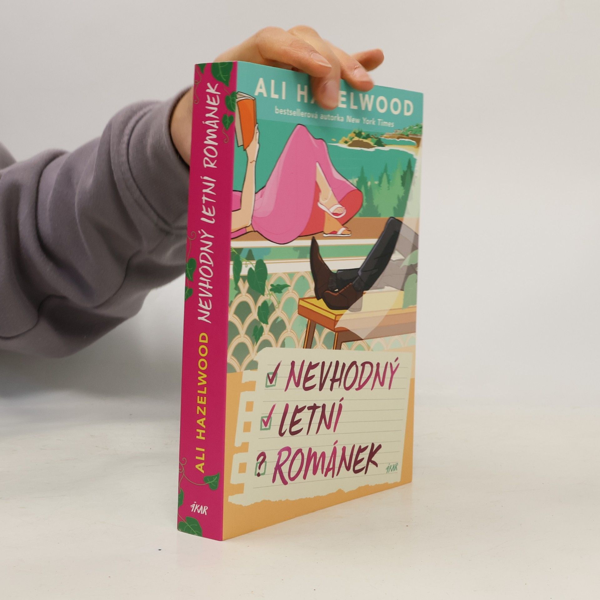 Ali Hazelwood Nevhodný letní románek