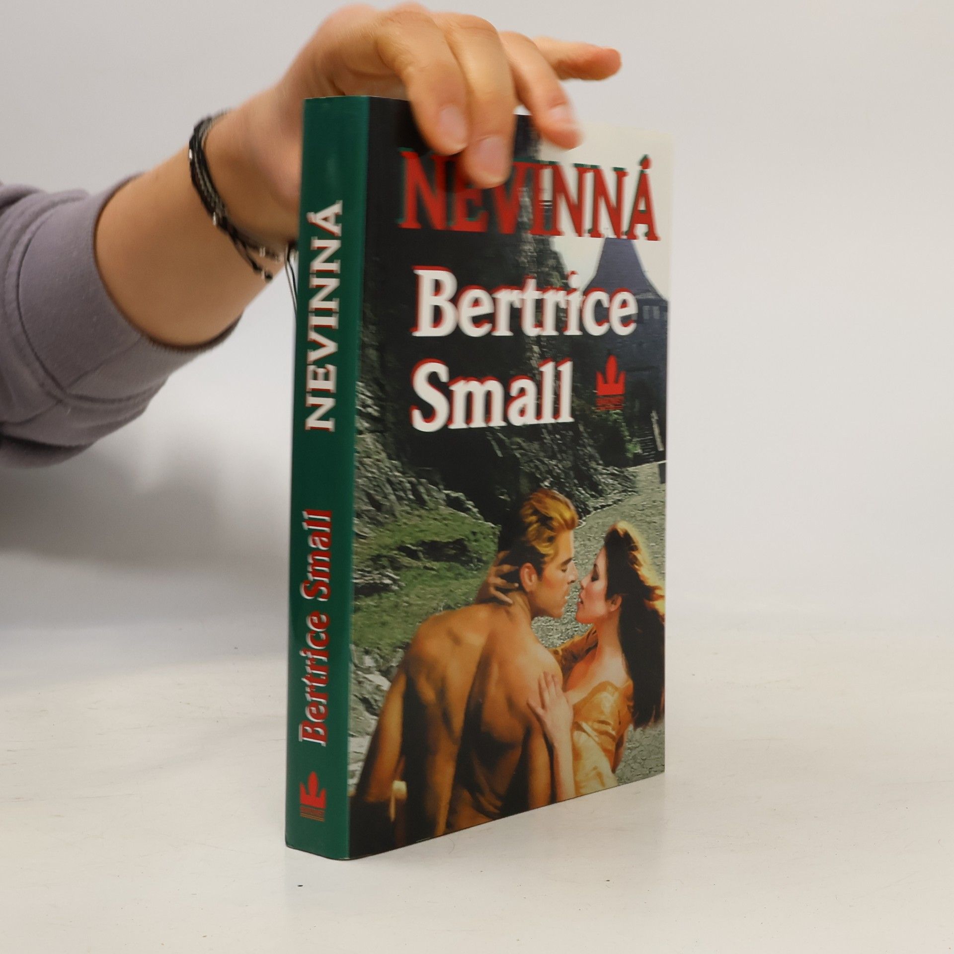 Bertrice Small Nevinná