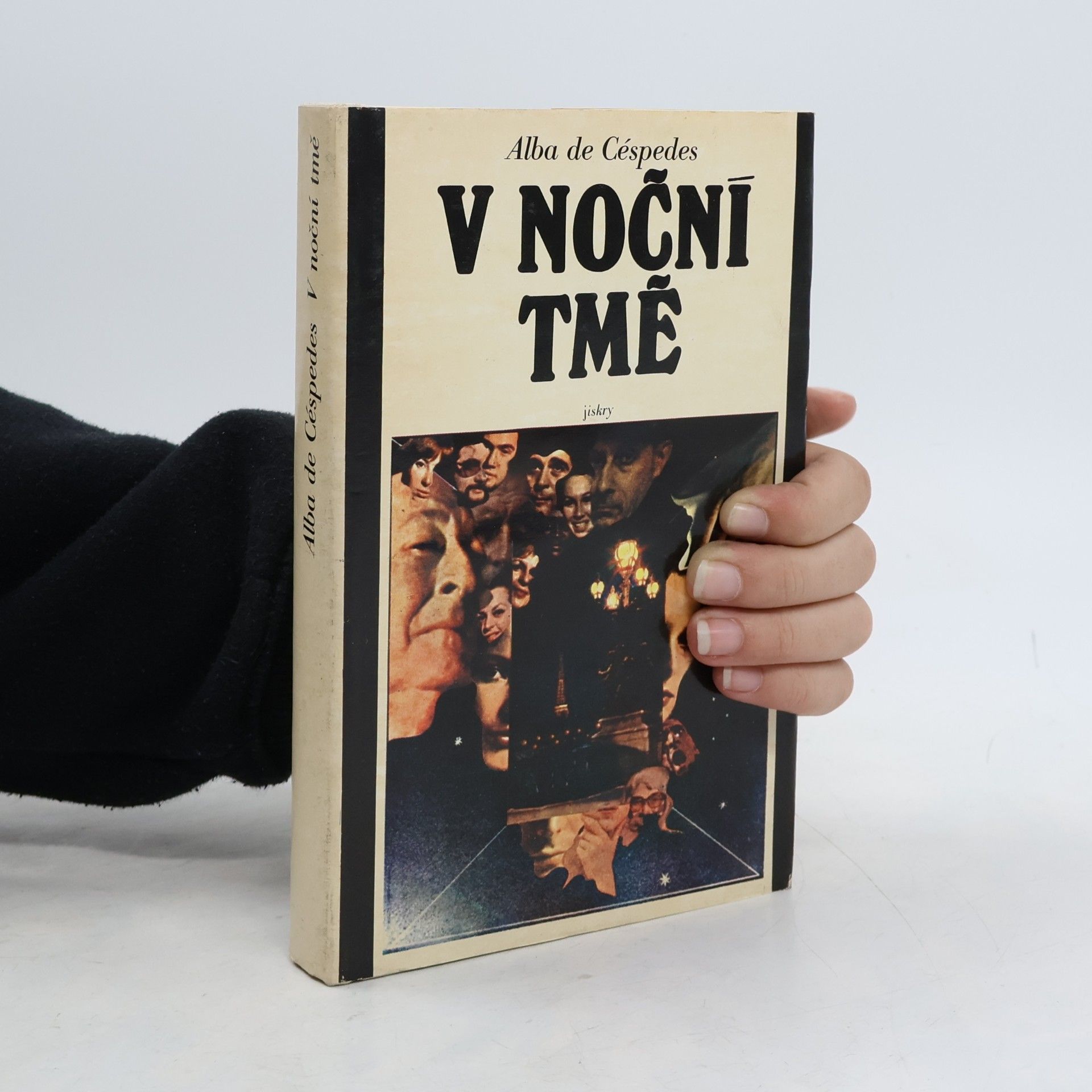 V noční tmě